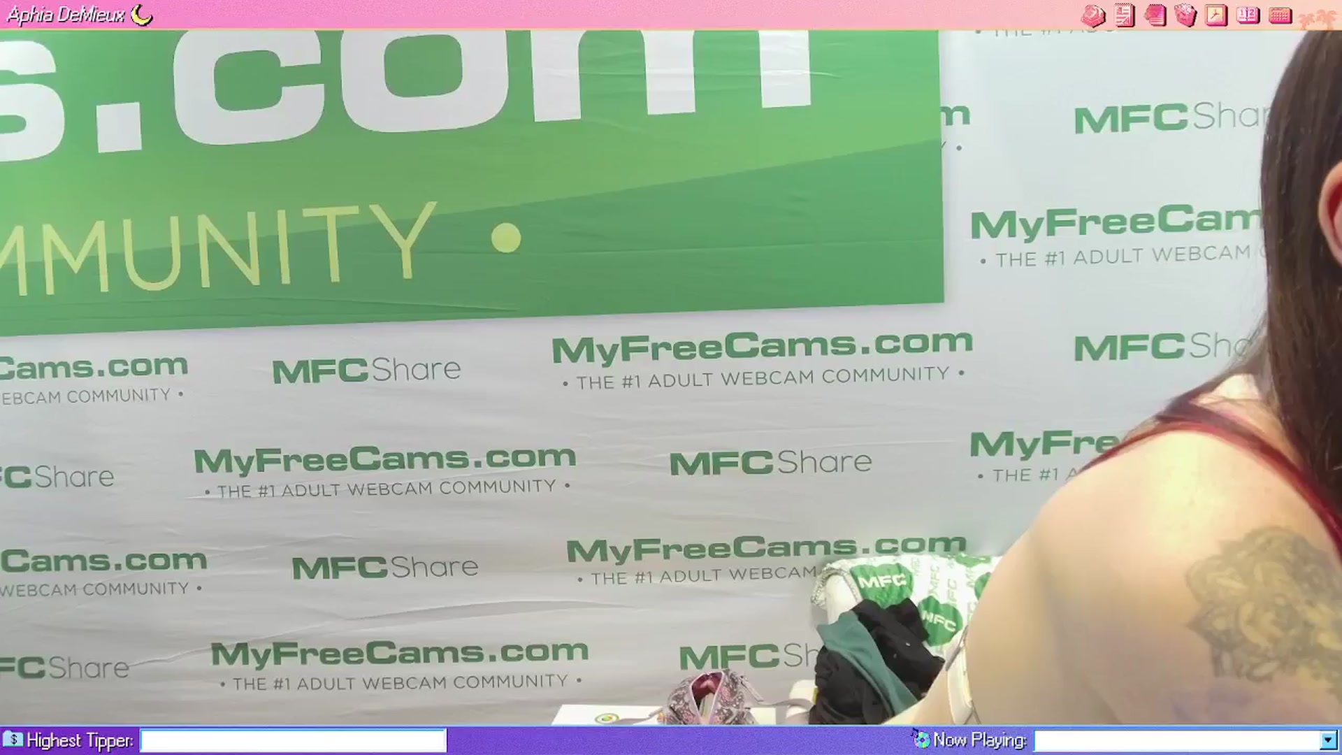 Gallery image thumbnail from AphiaDeMieux's myfreecams stream on, 01/22/2026, 03:54 image 12 of 20