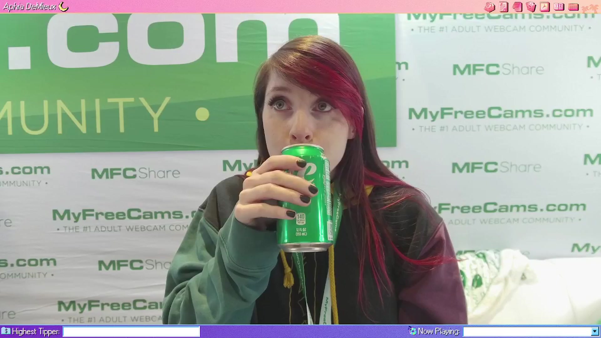 Gallery image thumbnail from AphiaDeMieux's myfreecams stream on, 01/22/2026, 03:54 image 18 of 20