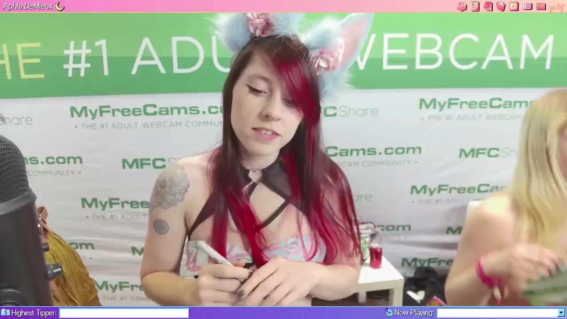 Gallery image thumbnail from AphiaDeMieux's myfreecams stream on, 01/24/2026, 03:58 image 14 of 20
