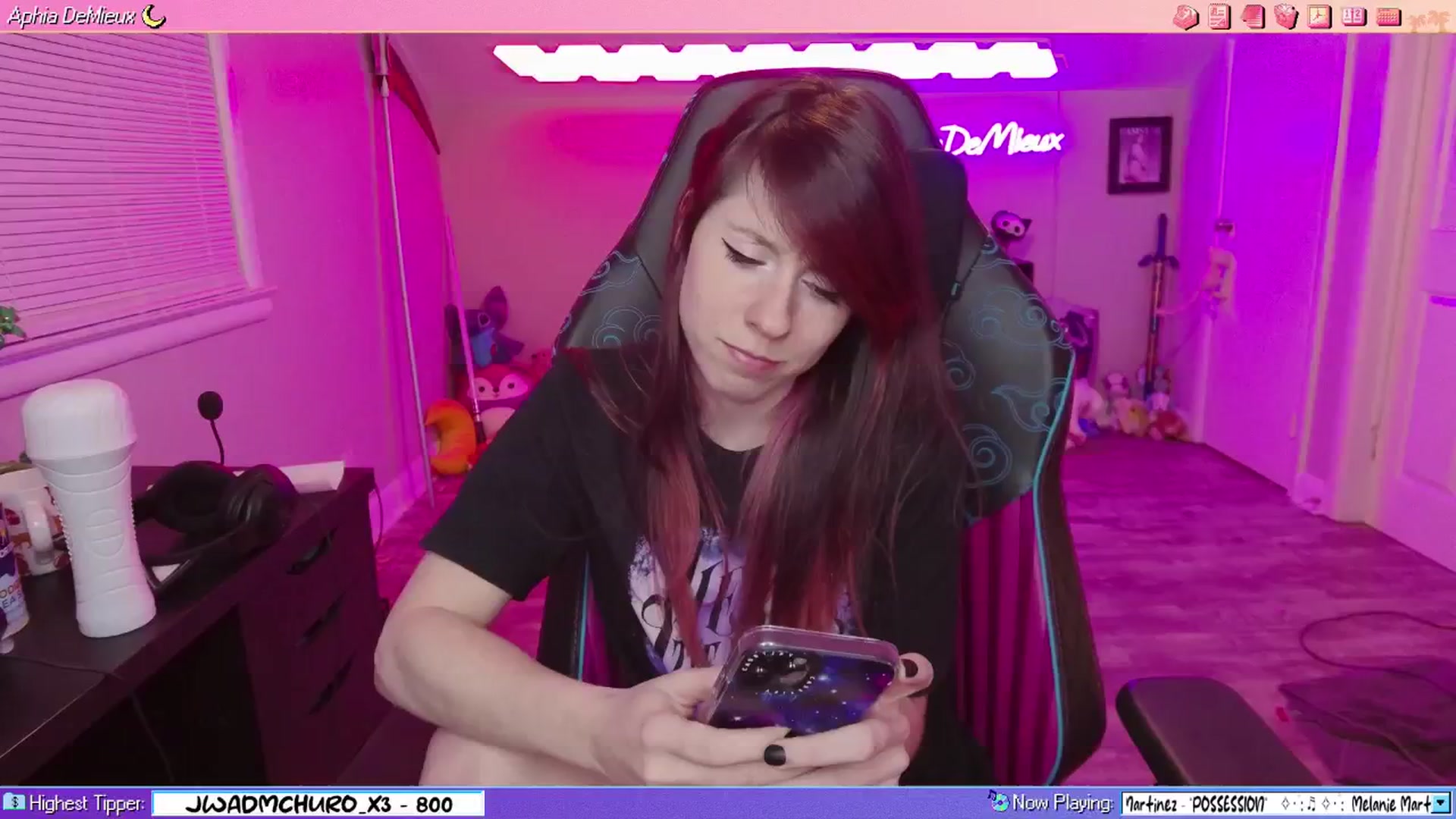 Gallery image thumbnail from AphiaDeMieux's myfreecams stream on, 02/01/2026, 04:51 image 7 of 20