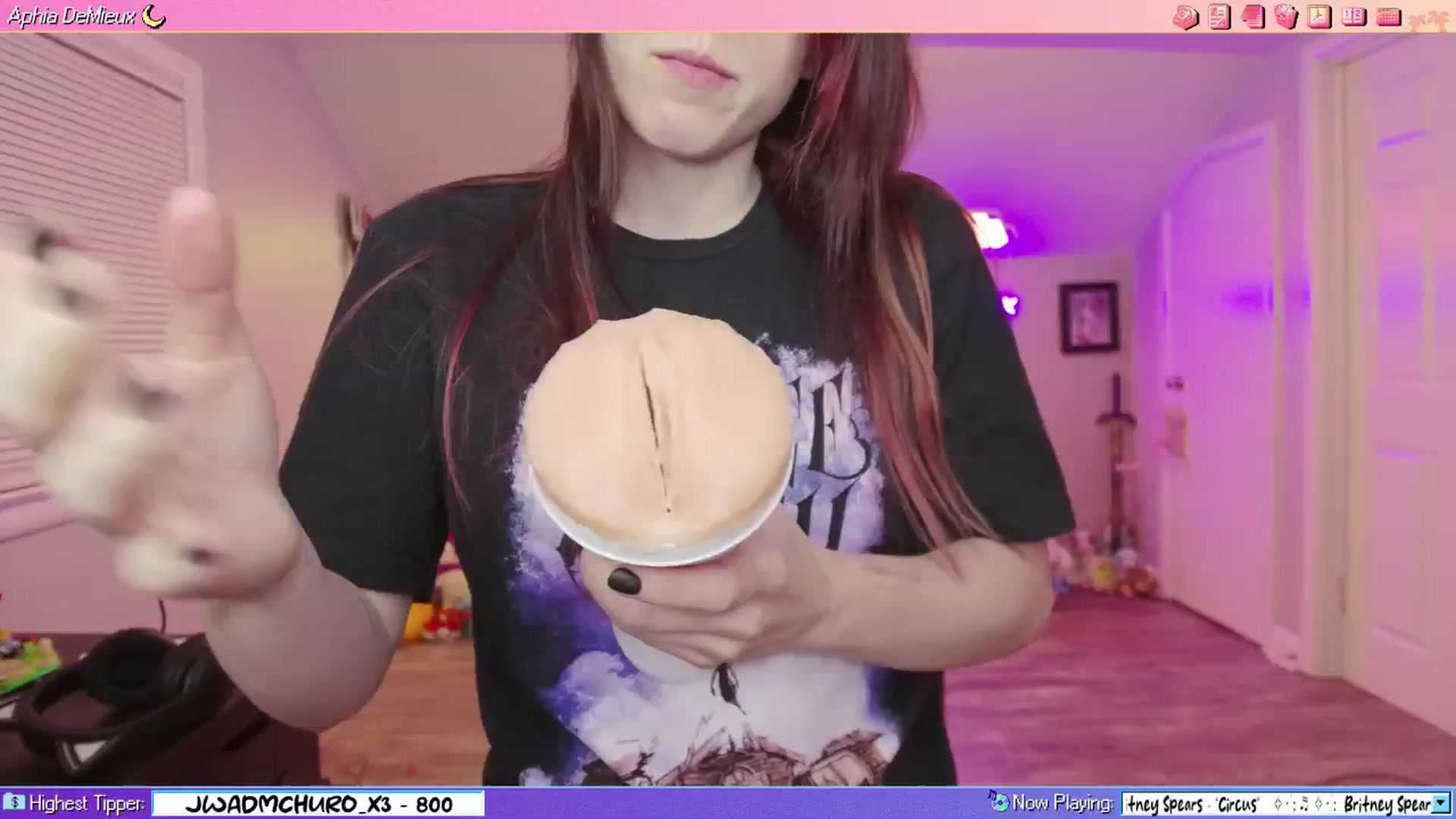 Gallery image thumbnail from AphiaDeMieux's myfreecams stream on, 02/01/2026, 04:51 image 16 of 20