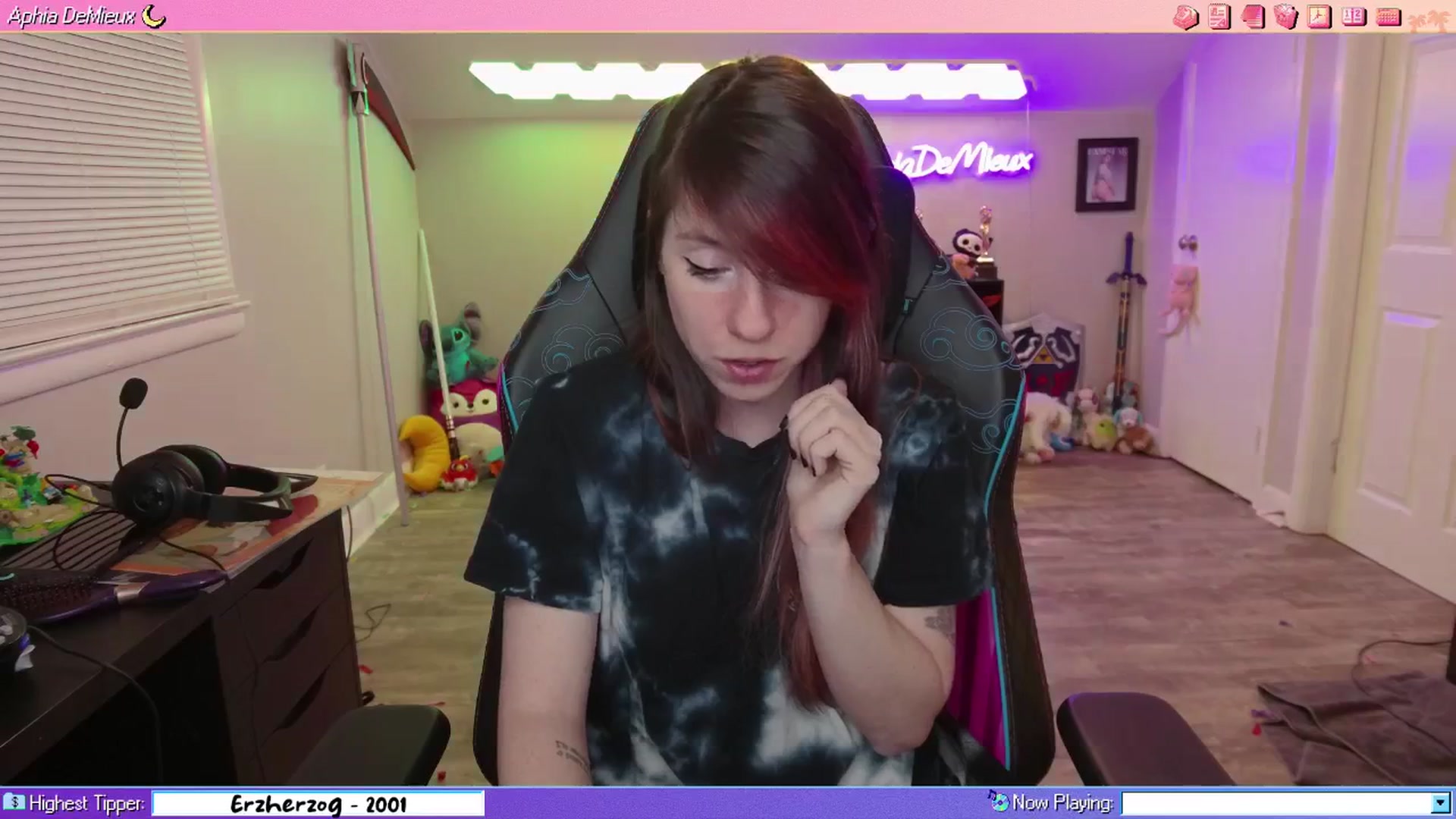 Gallery image thumbnail from AphiaDeMieux's myfreecams stream on, 02/08/2026, 03:49 image 11 of 20