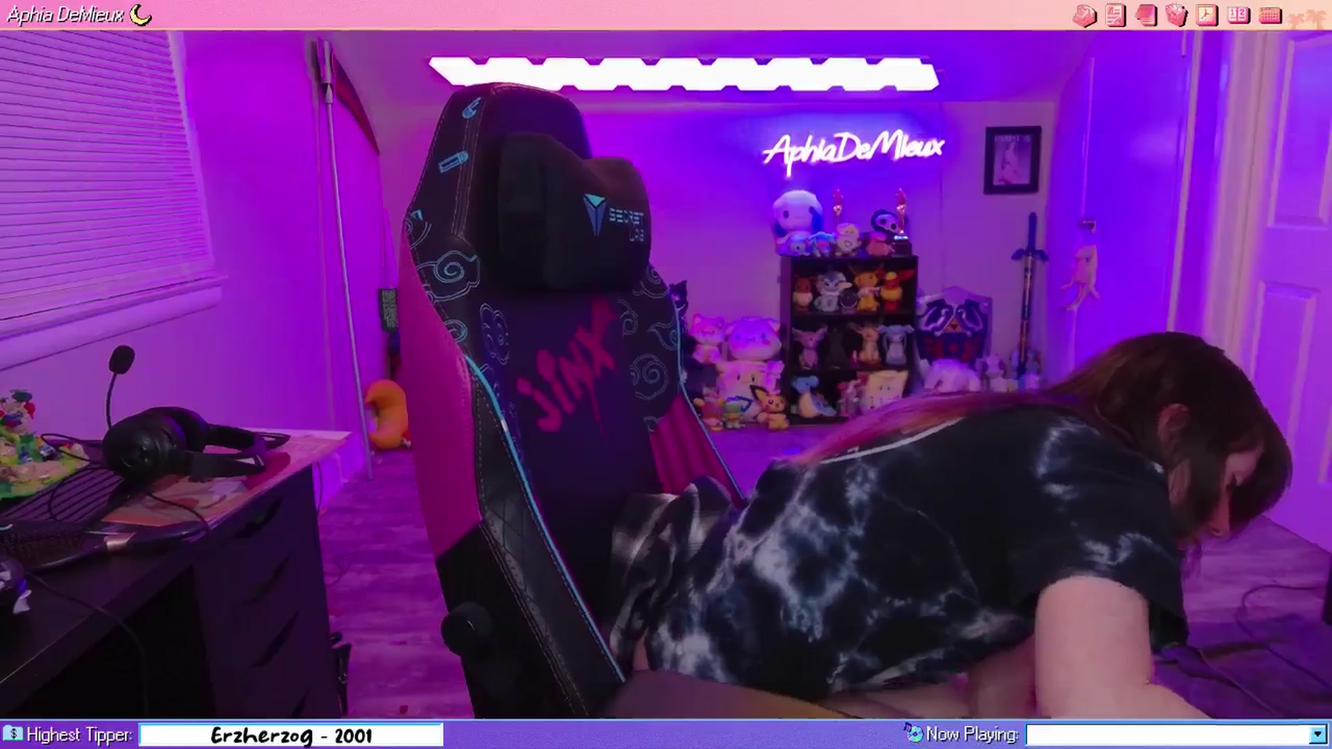 Gallery image thumbnail from AphiaDeMieux's myfreecams stream on, 02/08/2026, 03:49 image 9 of 20