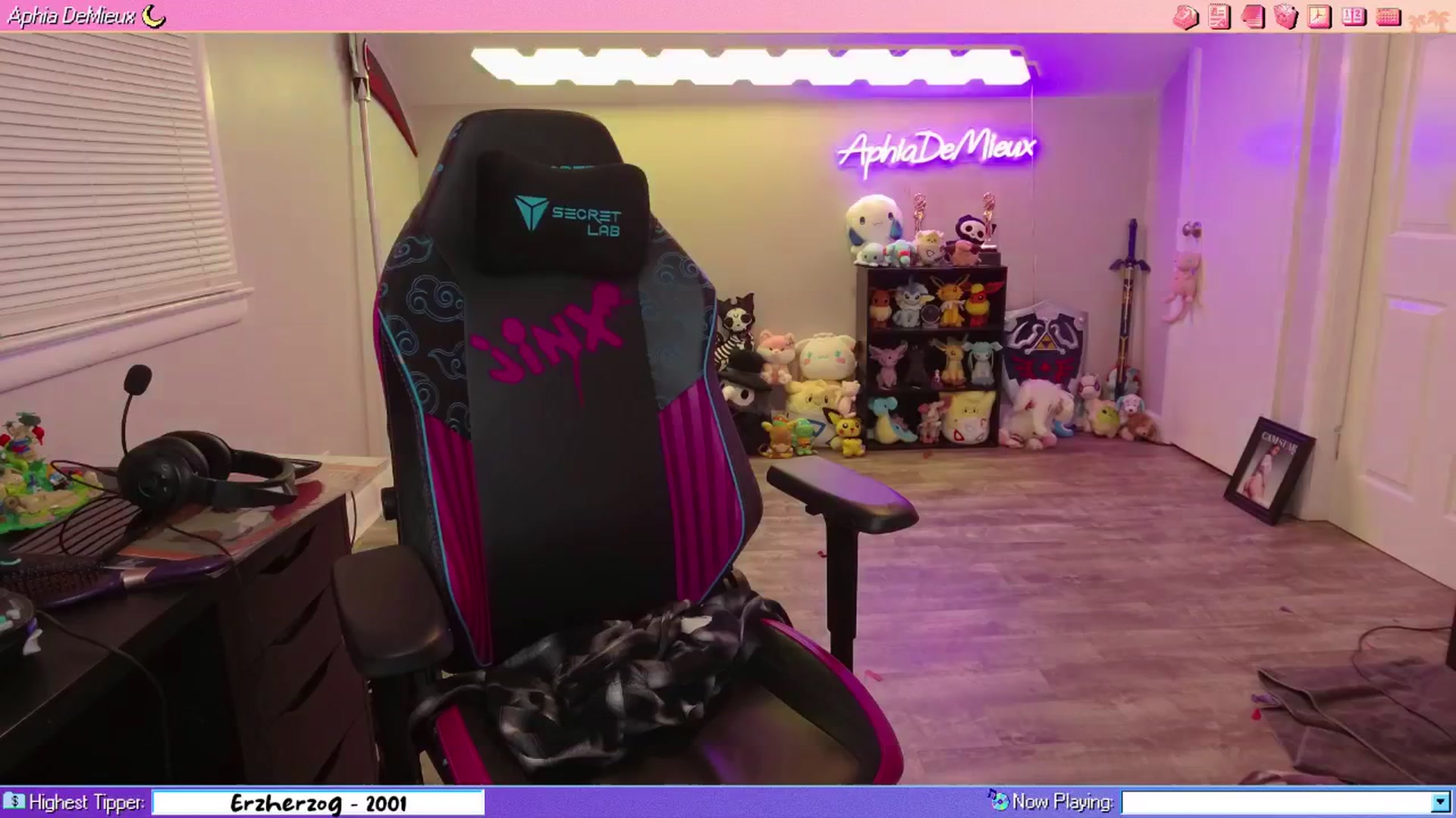 Gallery image thumbnail from AphiaDeMieux's myfreecams stream on, 02/08/2026, 03:49 image 4 of 20