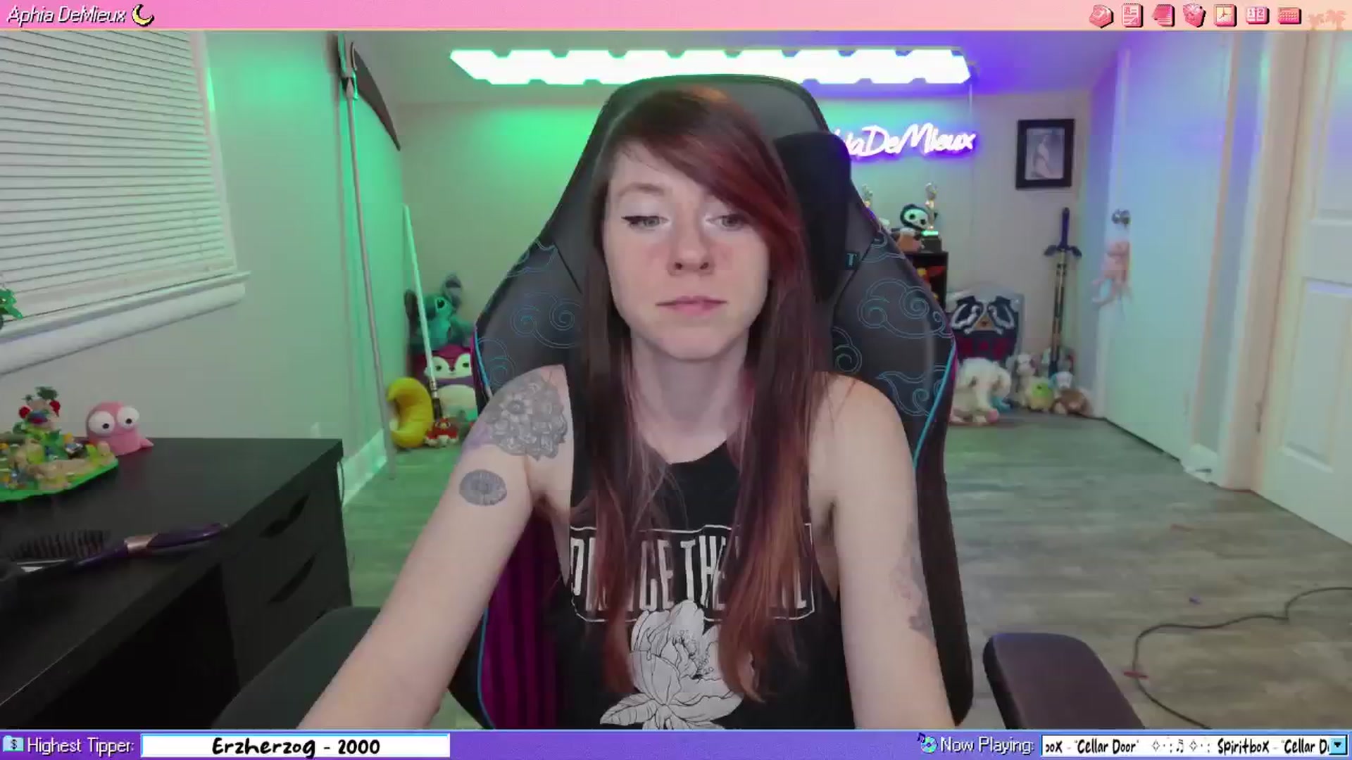 Gallery image thumbnail from AphiaDeMieux's myfreecams stream on, 02/13/2026, 03:58 image 17 of 20