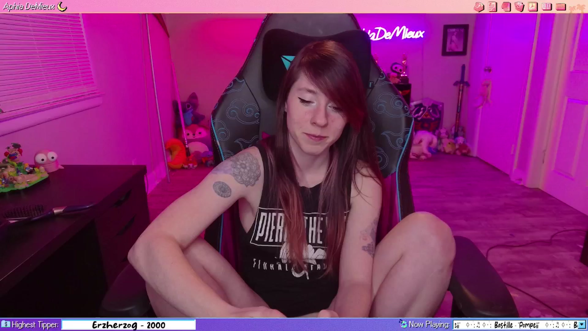 Gallery image thumbnail from AphiaDeMieux's myfreecams stream on, 02/13/2026, 03:58 image 13 of 20
