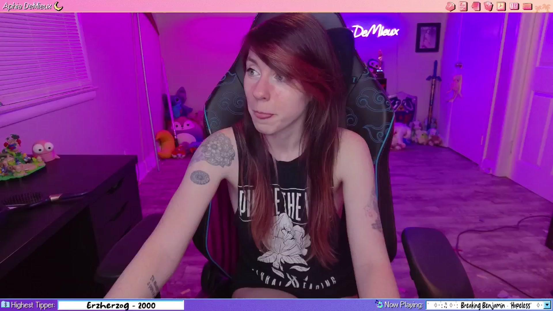 Gallery image thumbnail from AphiaDeMieux's myfreecams stream on, 02/13/2026, 03:58 image 14 of 20
