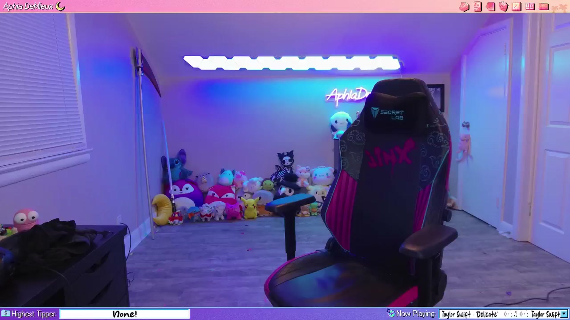 Gallery image thumbnail from AphiaDeMieux's myfreecams stream on, 02/14/2026, 04:49 image 6 of 20