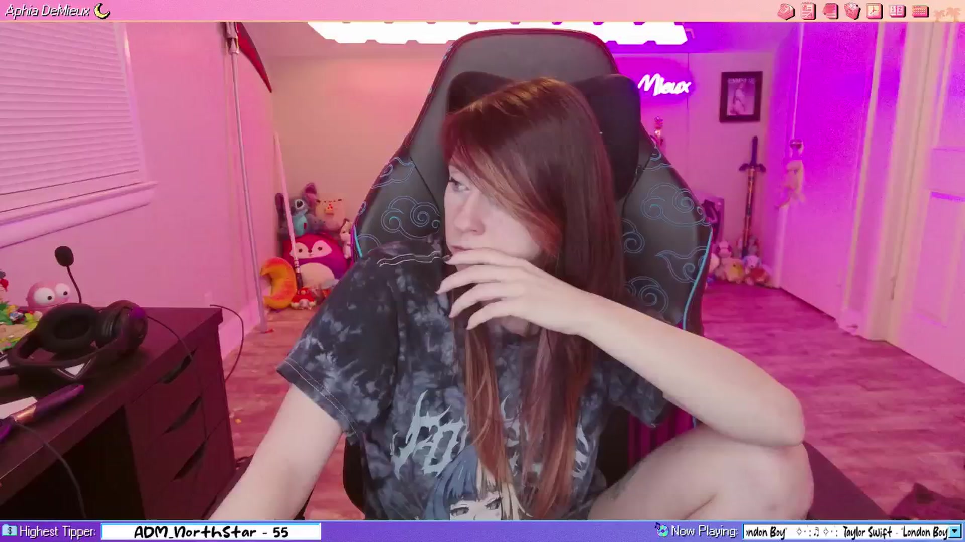 Gallery image thumbnail from AphiaDeMieux's myfreecams stream on, 02/24/2026, 04:59 image 6 of 20