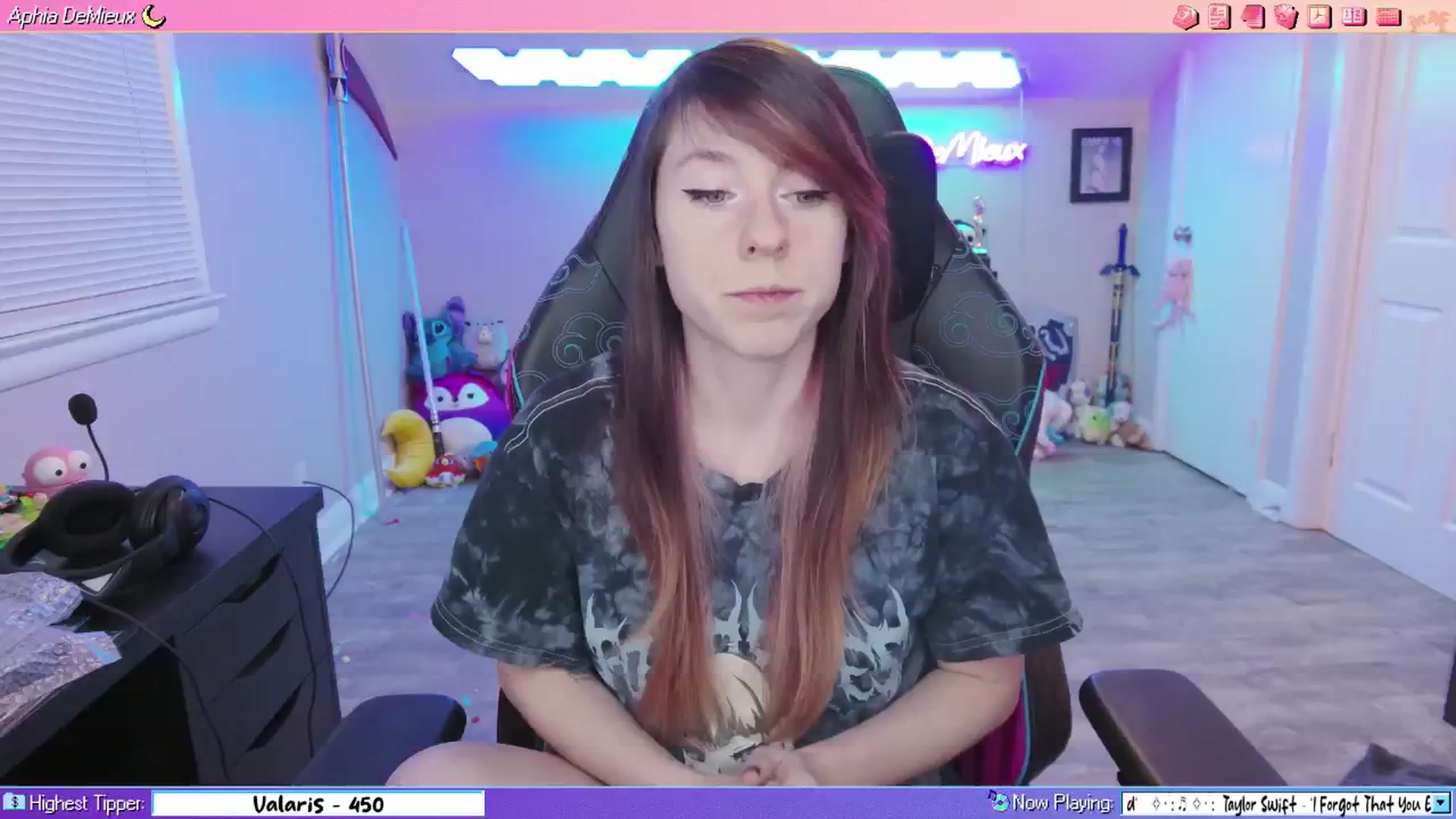 Gallery image thumbnail from AphiaDeMieux's myfreecams stream on, 02/24/2026, 04:59 image 15 of 20