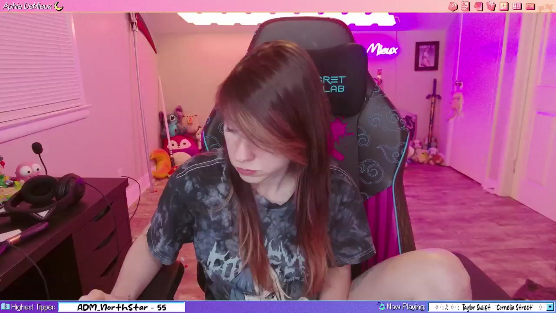 Gallery image thumbnail from AphiaDeMieux's myfreecams stream on, 02/24/2026, 04:59 image 5 of 20