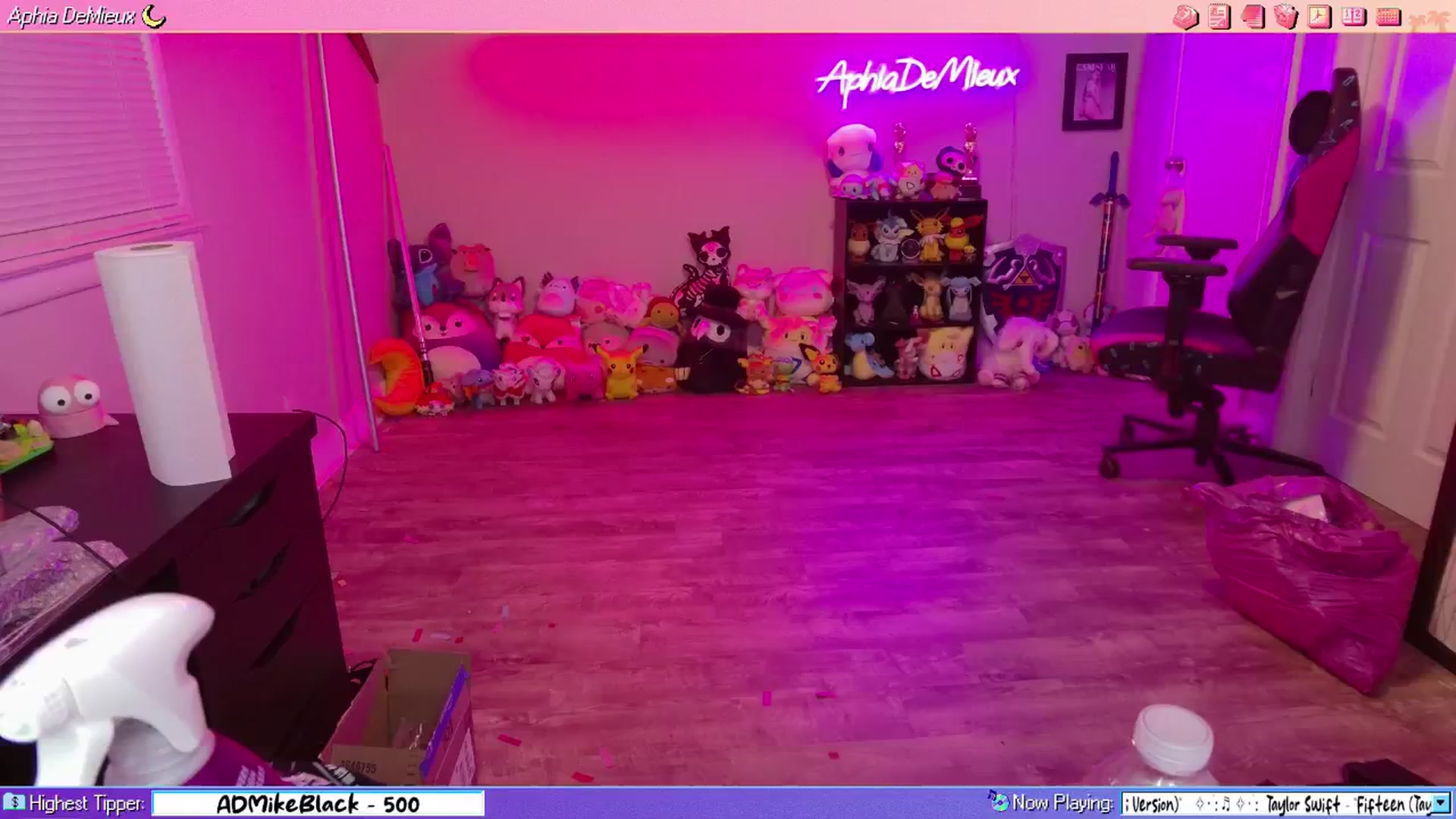 Gallery image thumbnail from AphiaDeMieux's myfreecams stream on, 02/28/2026, 05:52 image 9 of 20