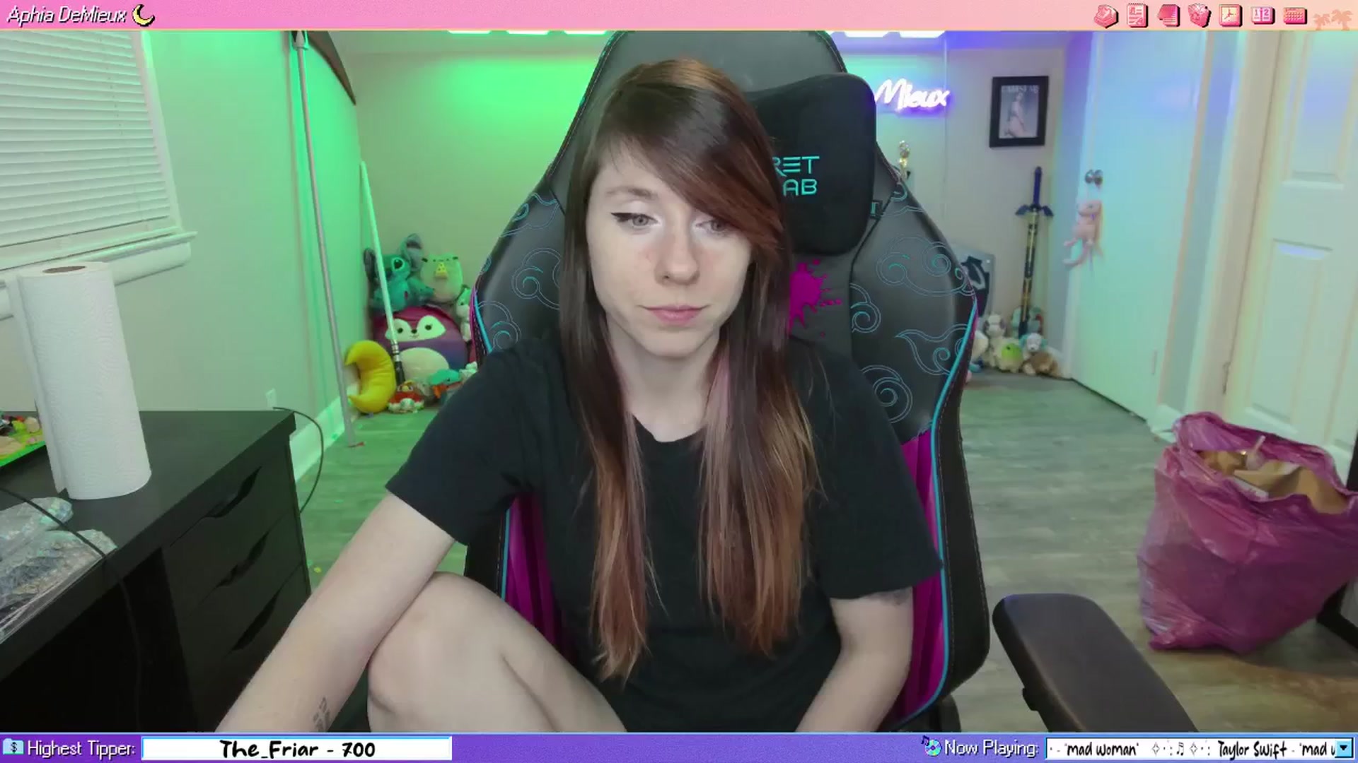 Gallery image thumbnail from AphiaDeMieux's myfreecams stream on, 02/28/2026, 05:52 image 14 of 20