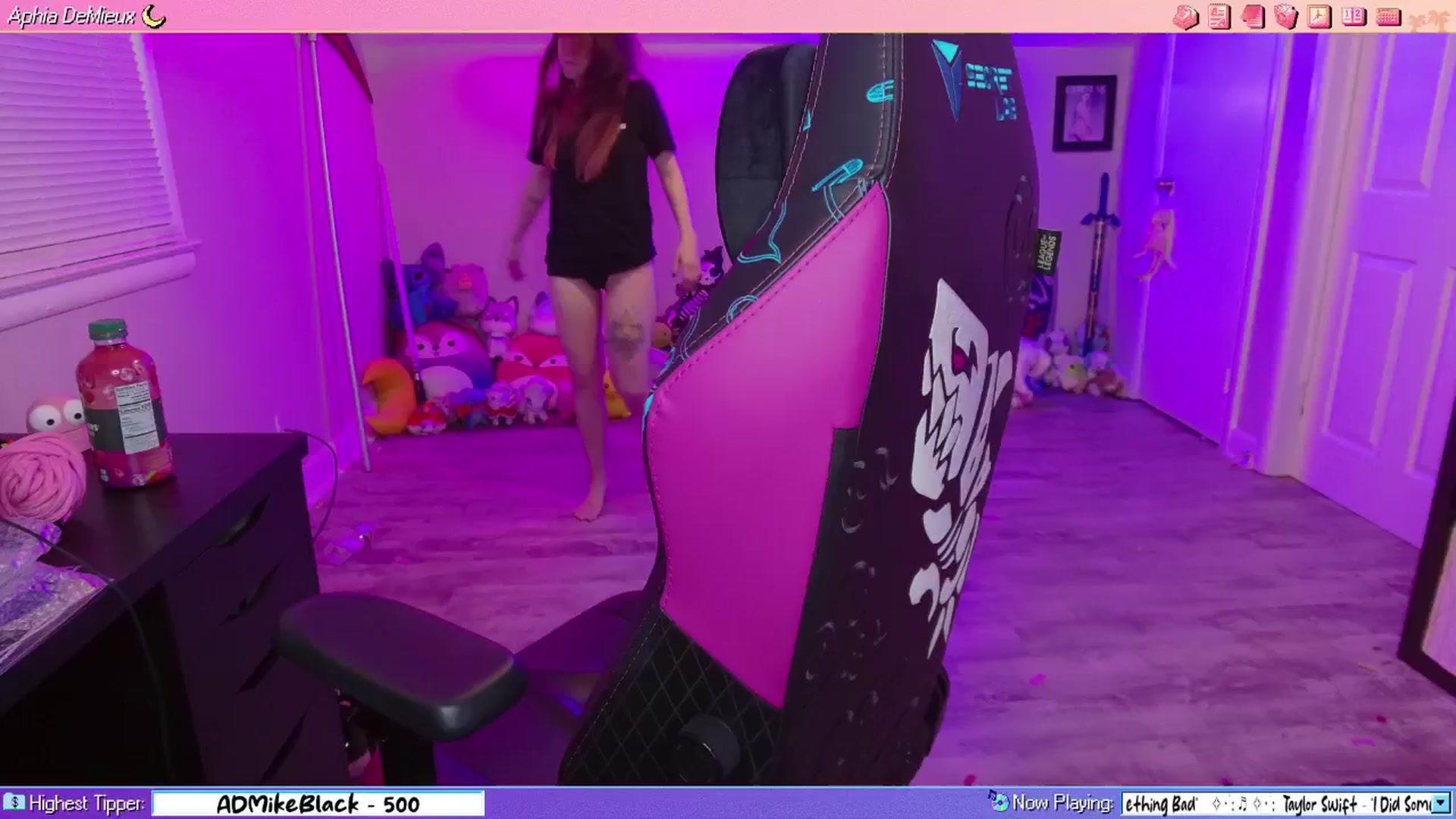 Gallery image thumbnail from AphiaDeMieux's myfreecams stream on, 02/28/2026, 05:52 image 5 of 20