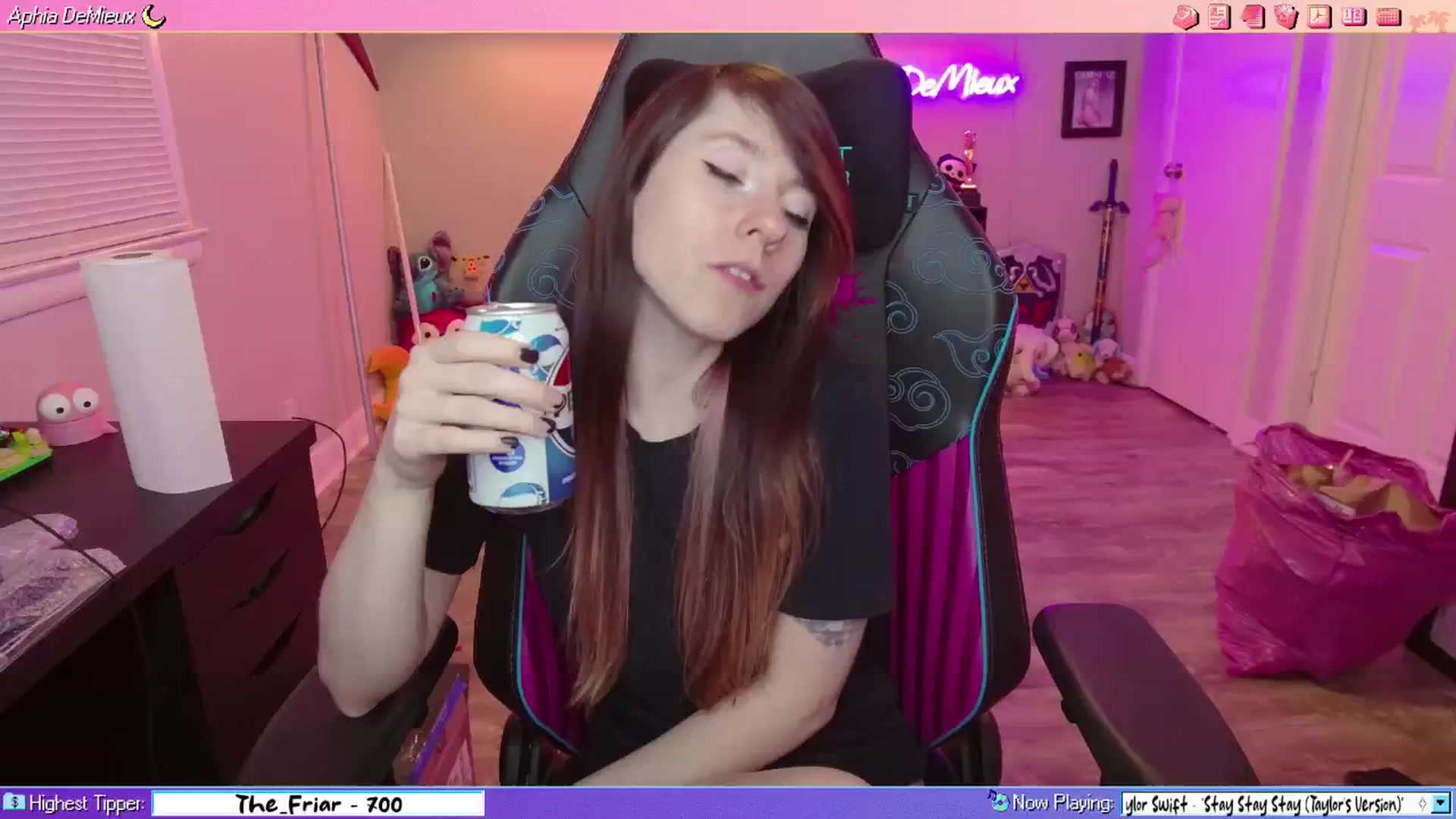 Gallery image thumbnail from AphiaDeMieux's myfreecams stream on, 02/28/2026, 05:52 image 12 of 20