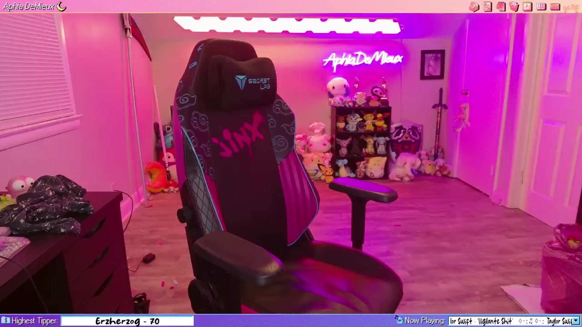 Gallery image thumbnail from AphiaDeMieux's myfreecams stream on, 03/01/2026, 04:31 image 19 of 20