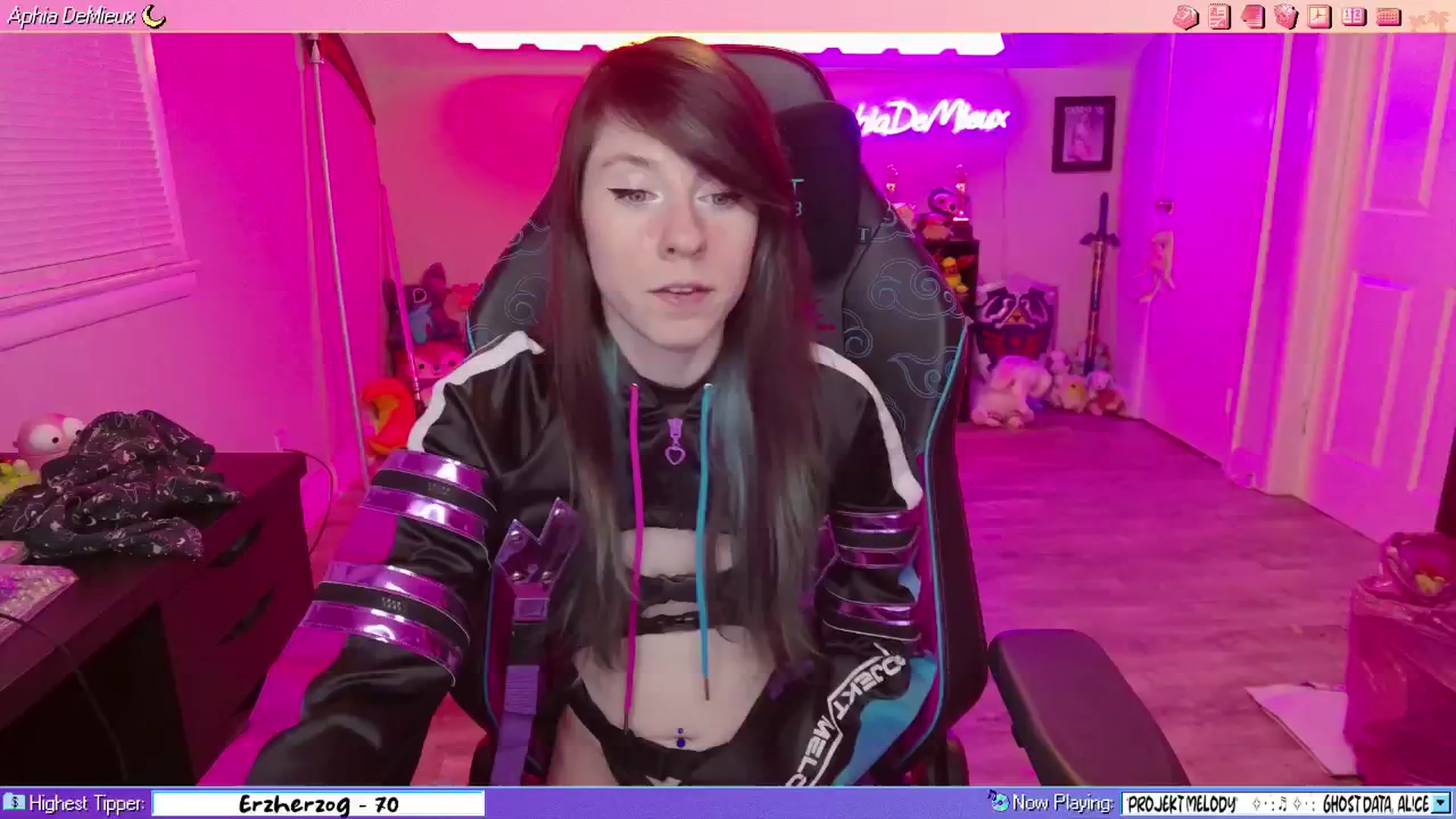 Gallery image thumbnail from AphiaDeMieux's myfreecams stream on, 03/01/2026, 04:31 image 4 of 20