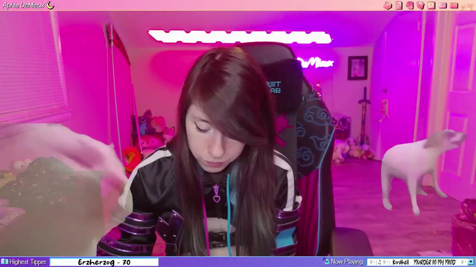 Gallery image thumbnail from AphiaDeMieux's myfreecams stream on, 03/01/2026, 04:31 image 1 of 20