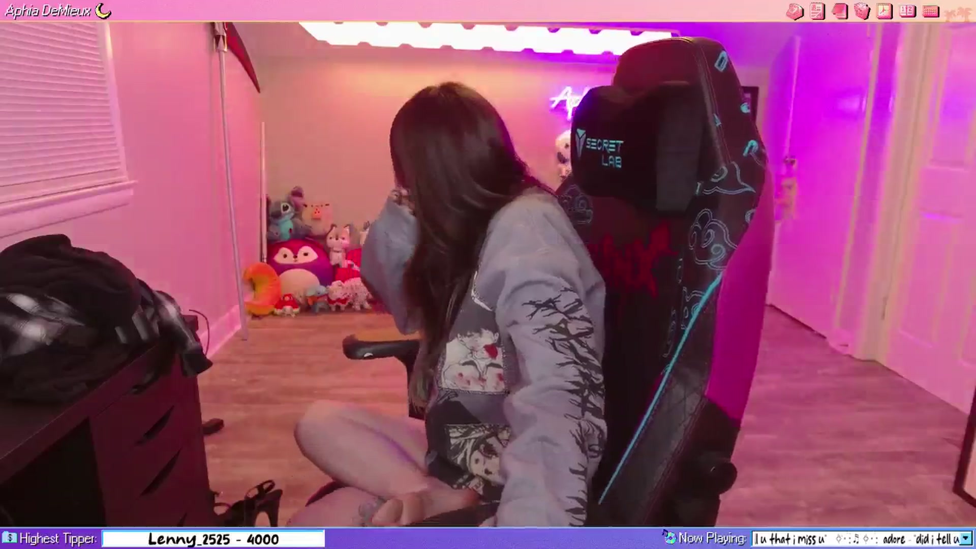 Gallery image thumbnail from AphiaDeMieux's myfreecams stream on, 03/14/2026, 04:48 image 16 of 20