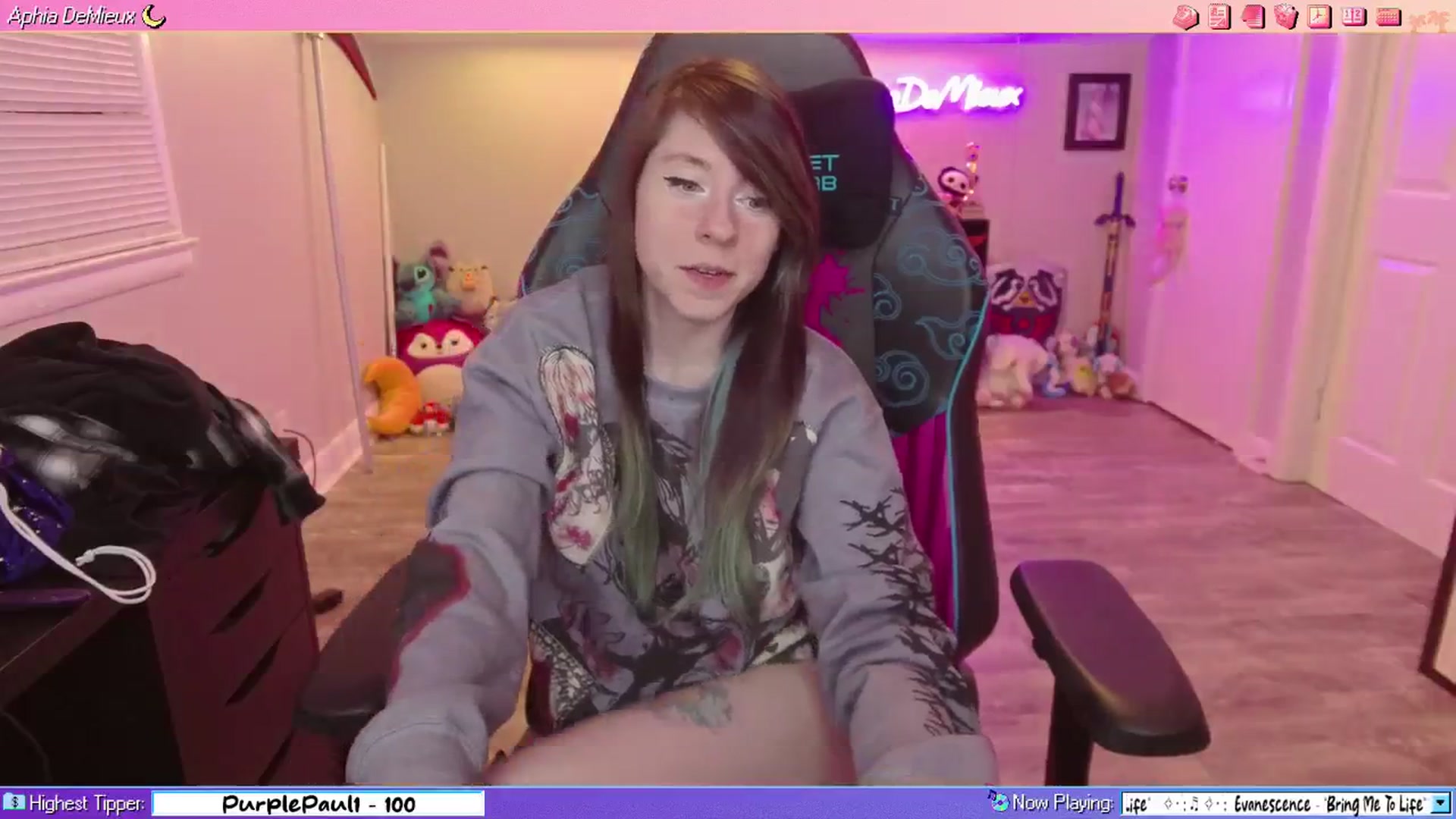 Gallery image thumbnail from AphiaDeMieux's myfreecams stream on, 03/14/2026, 04:48 image 8 of 20