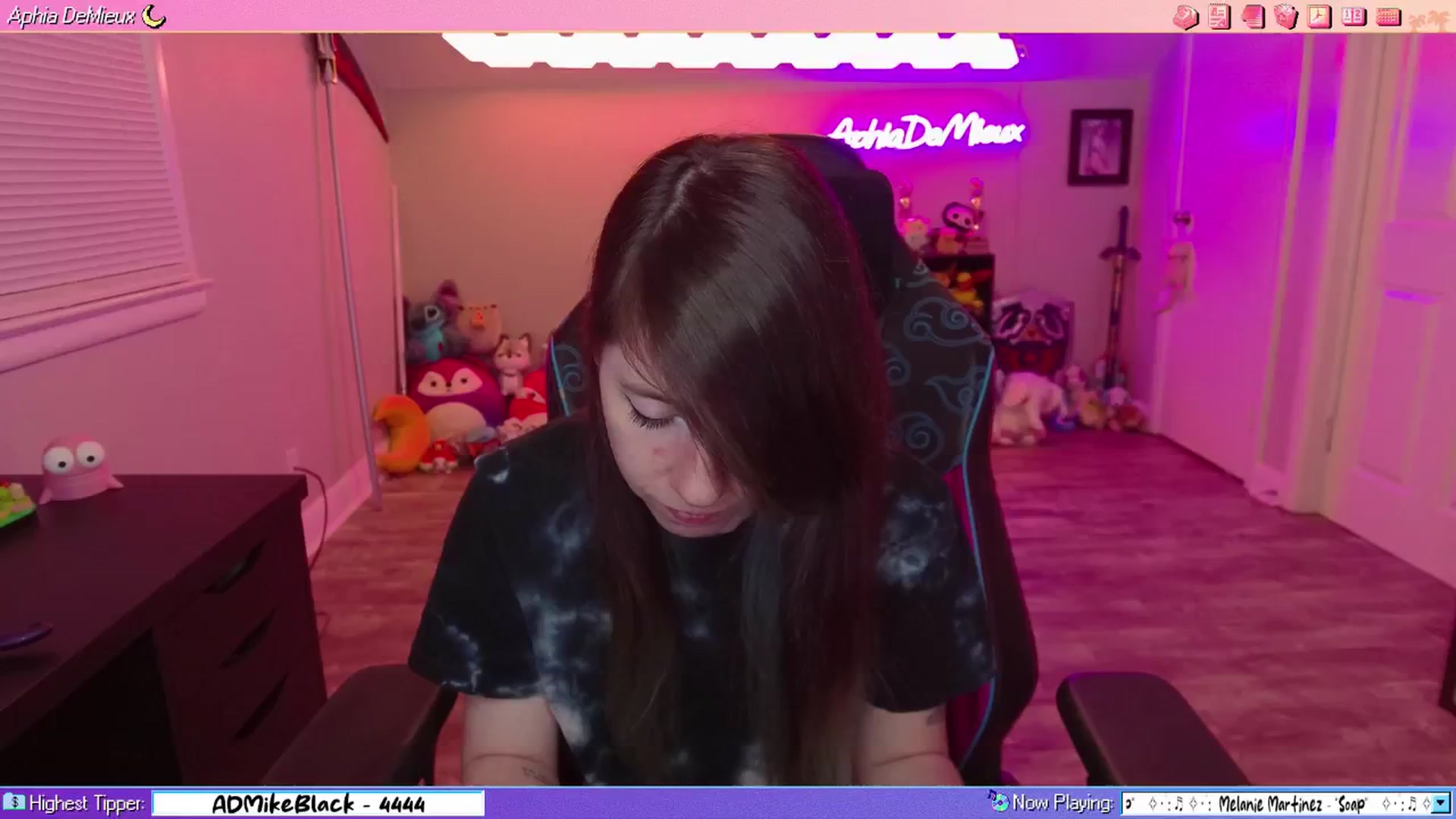Gallery image thumbnail from AphiaDeMieux's myfreecams stream on, 03/15/2026, 04:06 image 3 of 20