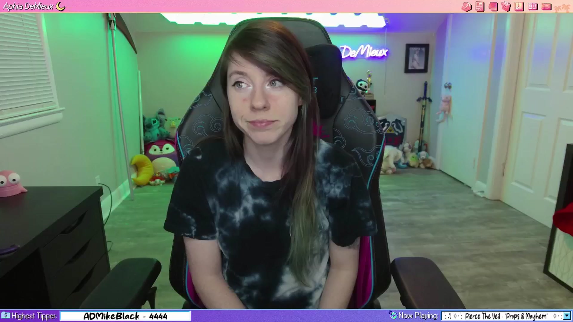 Gallery image thumbnail from AphiaDeMieux's myfreecams stream on, 03/15/2026, 04:06 image 1 of 20