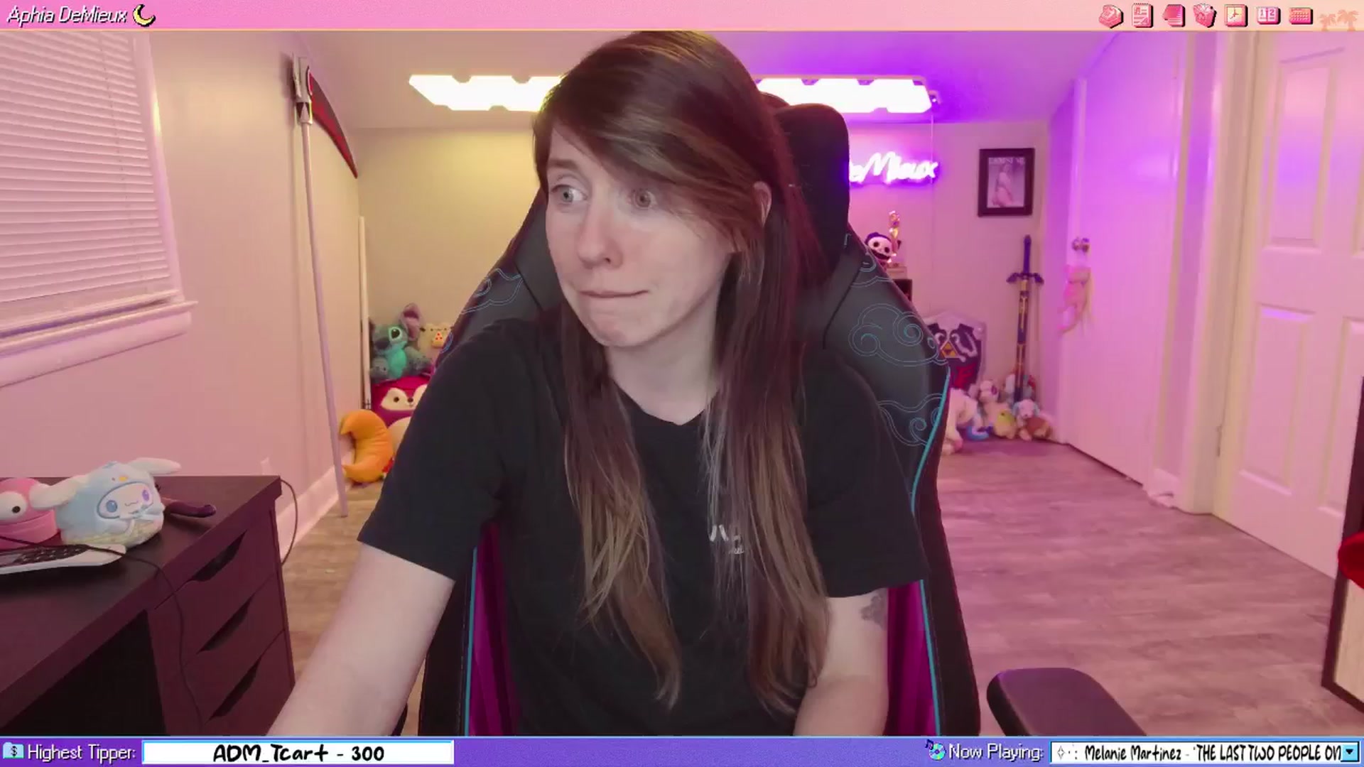 Gallery image thumbnail from AphiaDeMieux's myfreecams stream on, 03/28/2026, 04:45 image 4 of 20