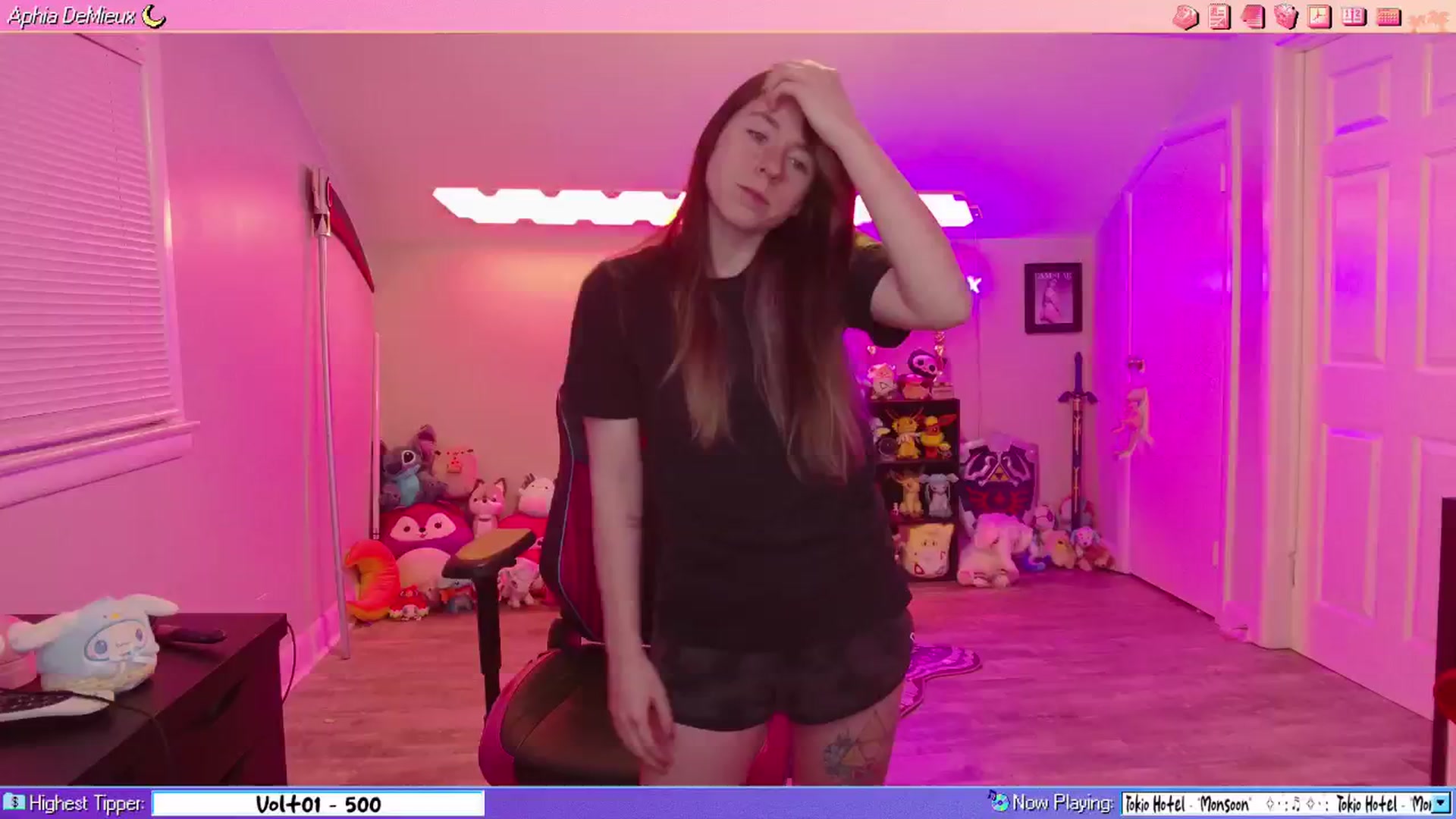 Gallery image thumbnail from AphiaDeMieux's myfreecams stream on, 03/28/2026, 04:45 image 10 of 20