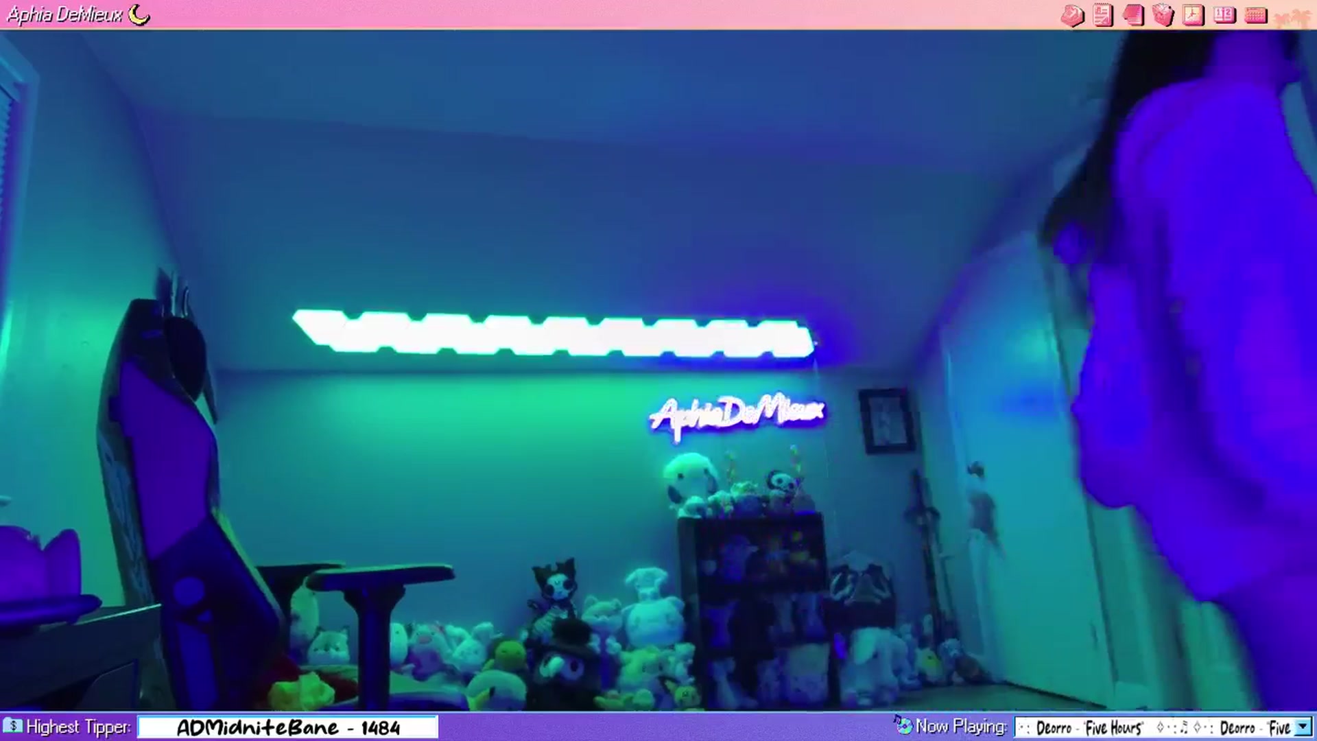 Gallery image thumbnail from AphiaDeMieux's myfreecams stream on, 03/29/2026, 05:07 image 15 of 20