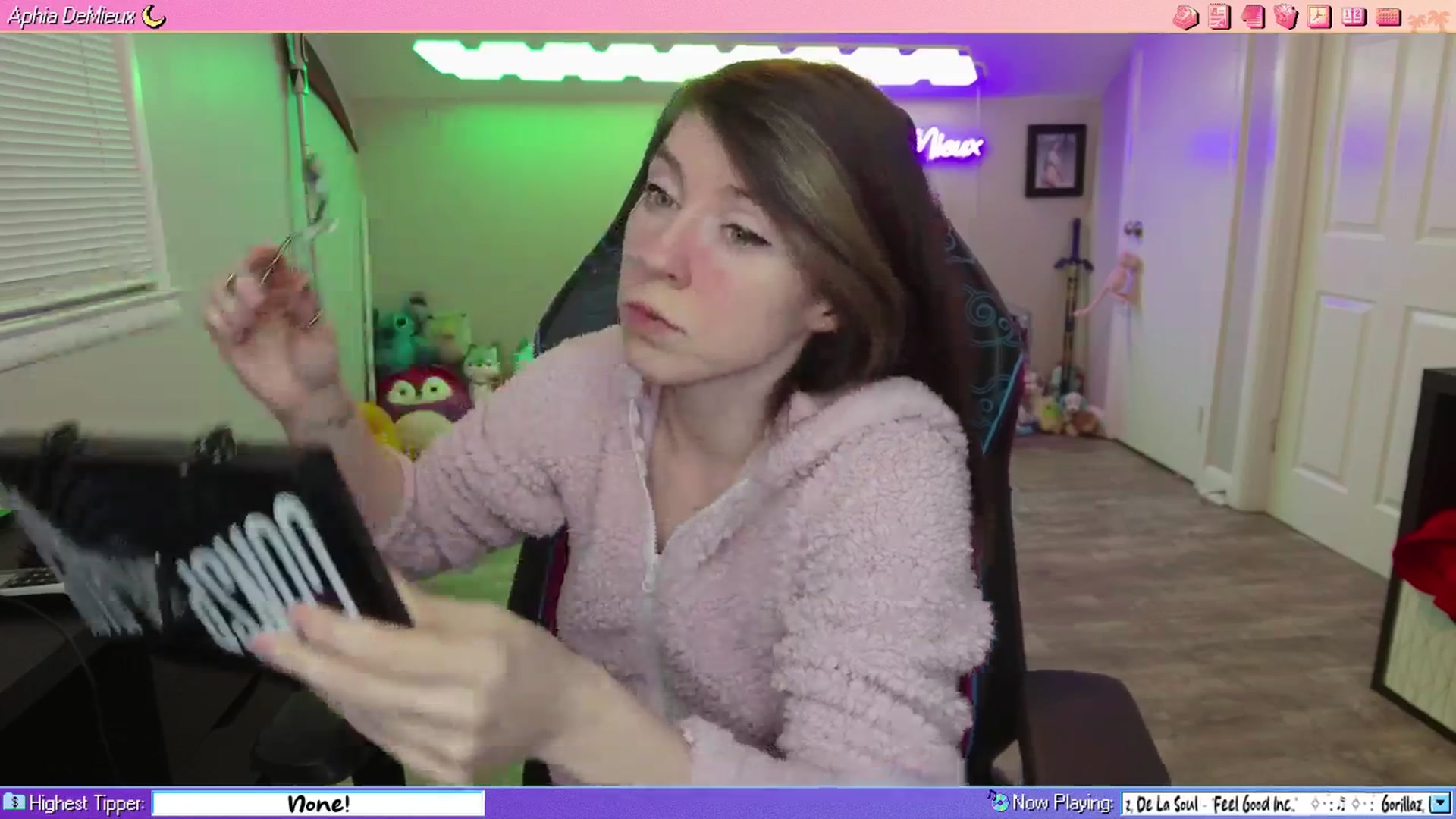 Gallery image thumbnail from AphiaDeMieux's myfreecams stream on, 03/29/2026, 05:07 image 4 of 20
