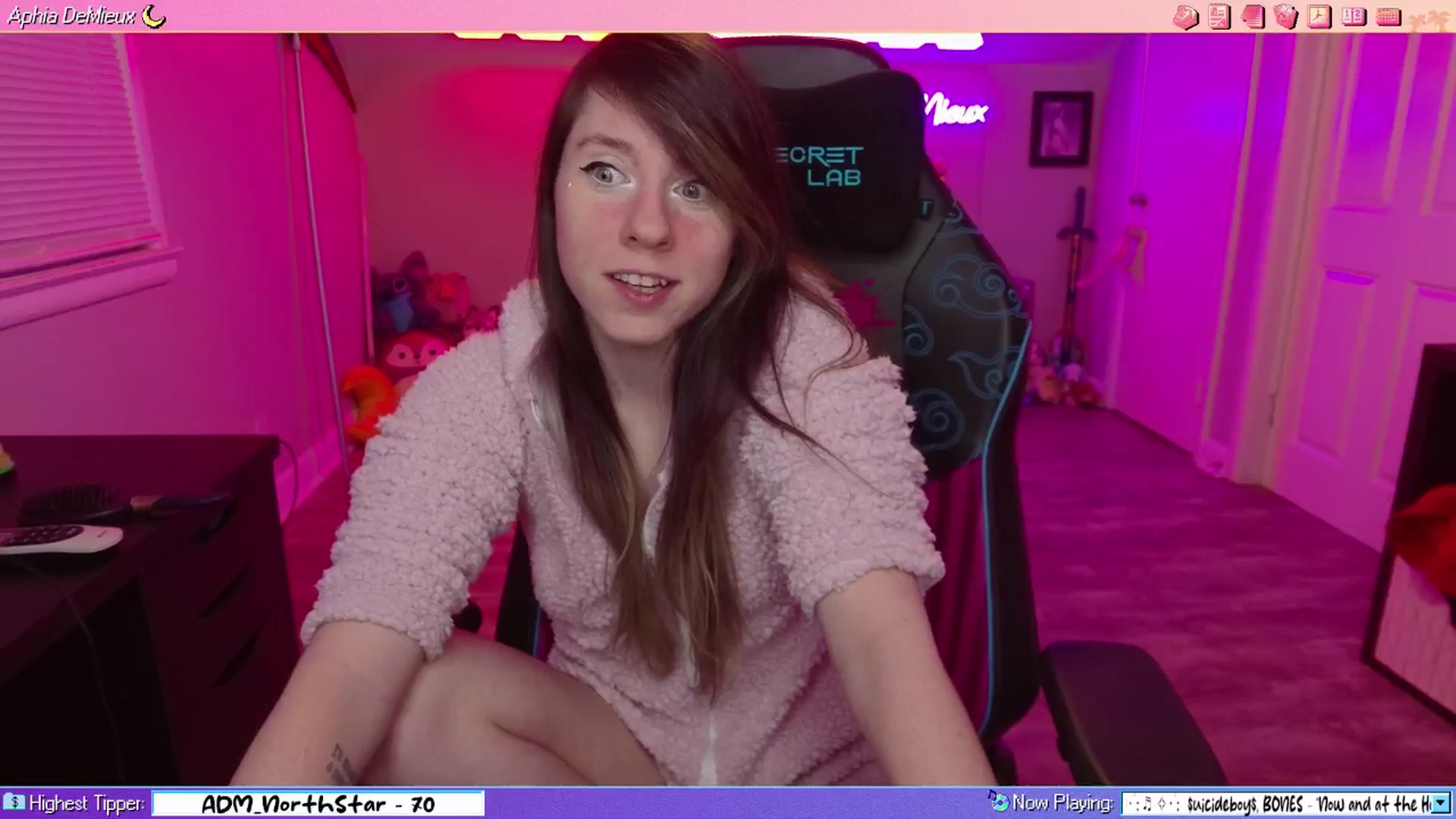 Gallery image thumbnail from AphiaDeMieux's myfreecams stream on, 03/29/2026, 05:07 image 7 of 20