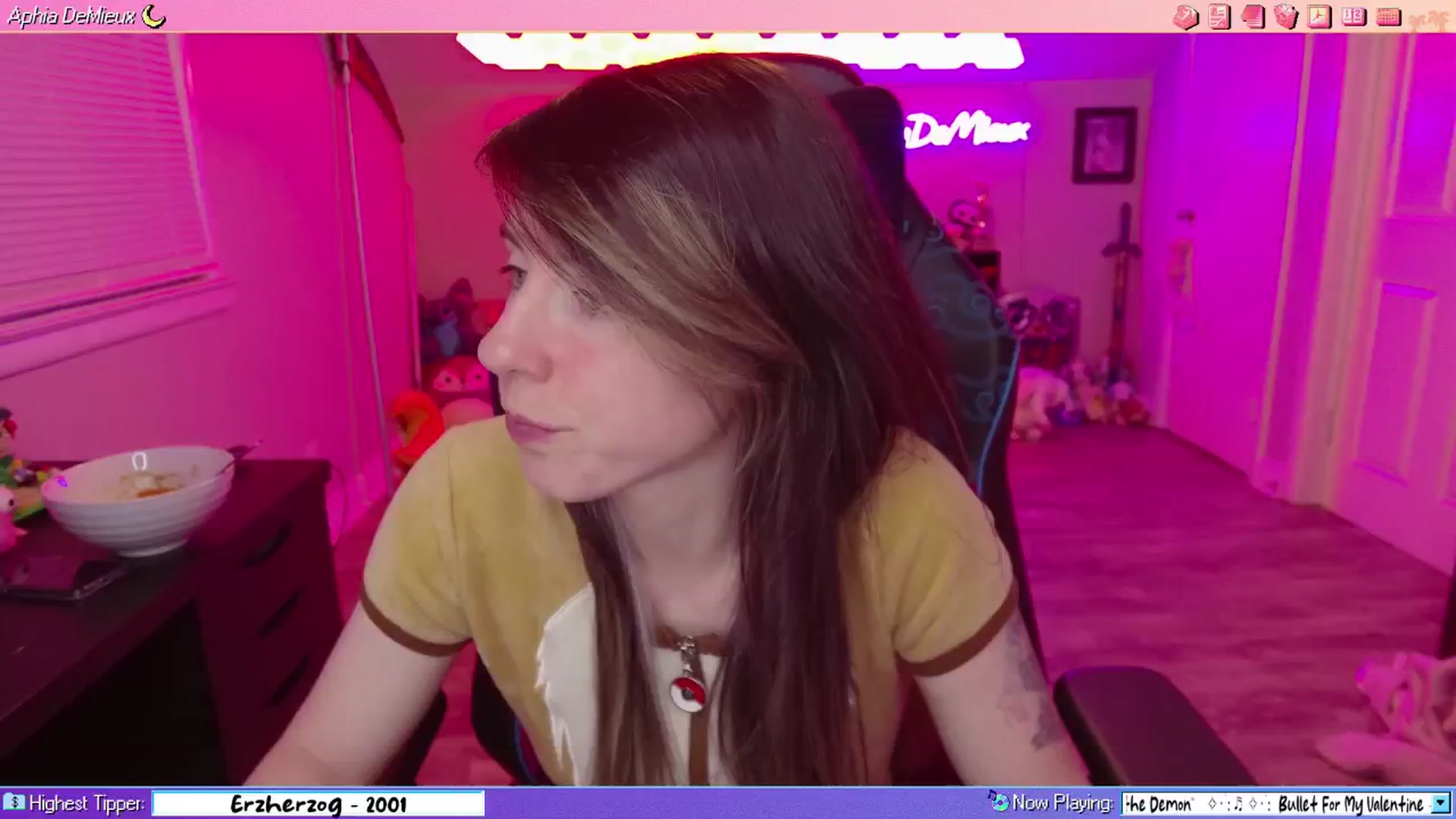 Gallery image thumbnail from AphiaDeMieux's myfreecams stream on, 03/30/2026, 04:40 image 12 of 20