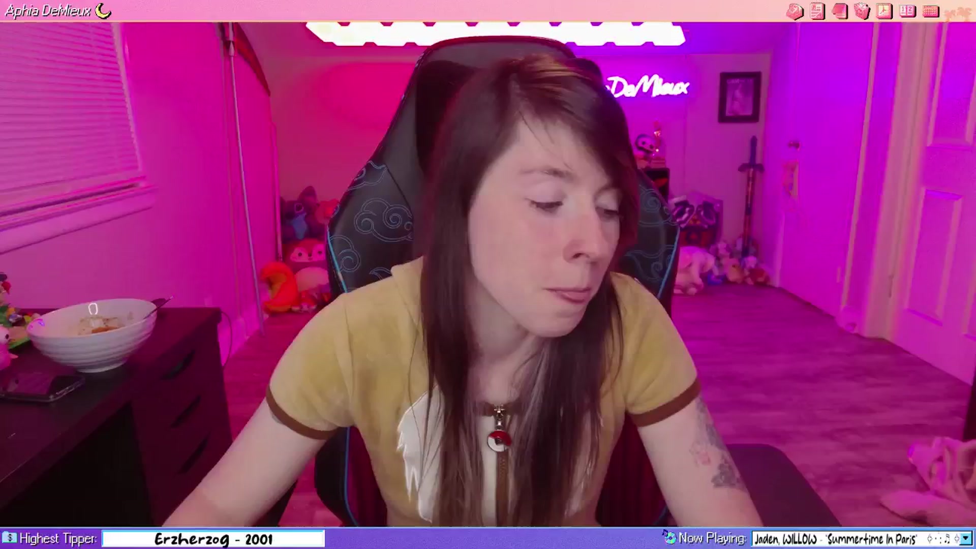 Gallery image thumbnail from AphiaDeMieux's myfreecams stream on, 03/30/2026, 04:40 image 13 of 20