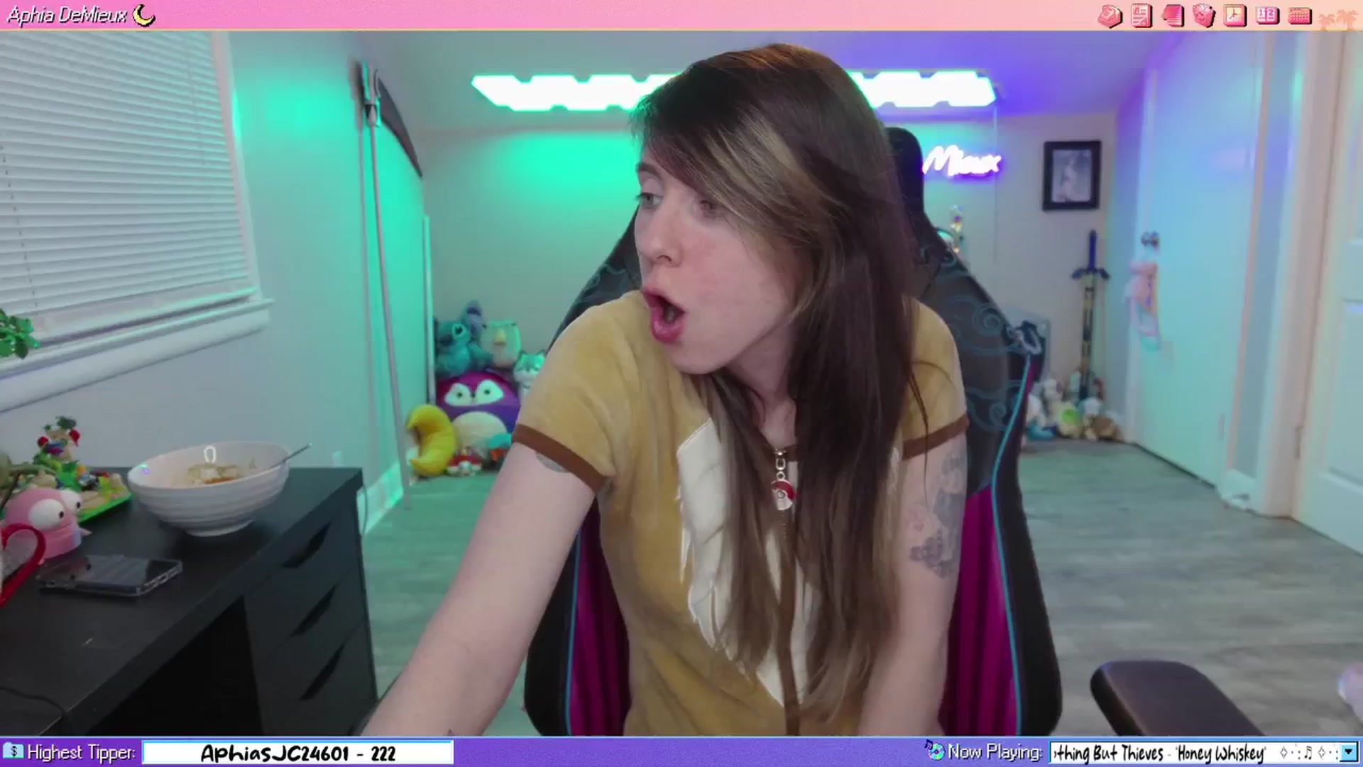 Gallery image thumbnail from AphiaDeMieux's myfreecams stream on, 03/30/2026, 04:40 image 3 of 20