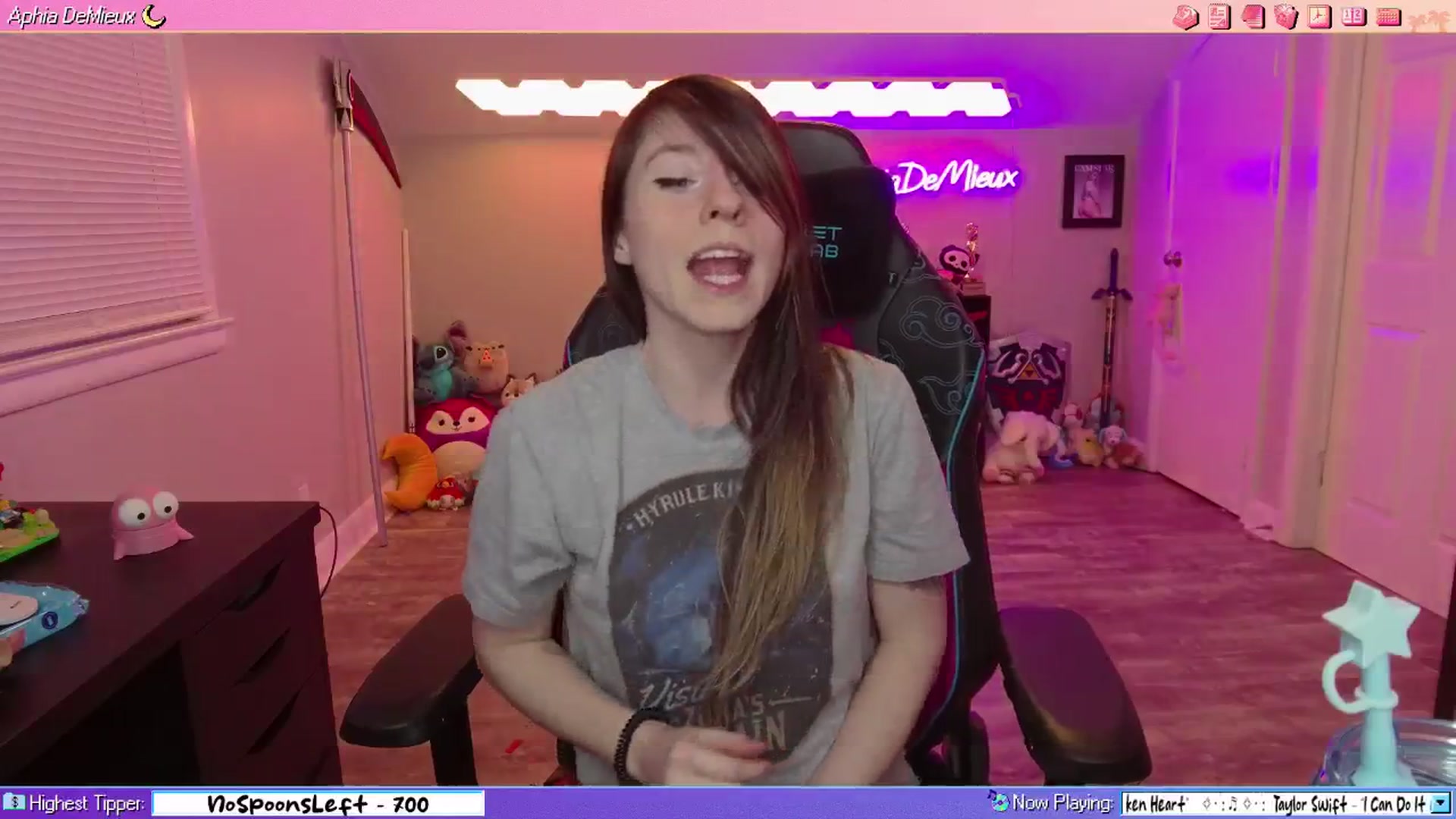 Gallery image thumbnail from AphiaDeMieux's myfreecams stream on, 04/01/2026, 04:51 image 18 of 20
