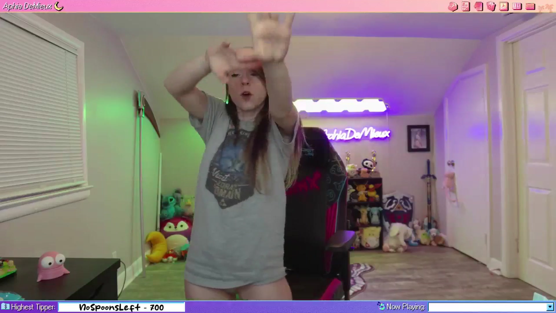 Gallery image thumbnail from AphiaDeMieux's myfreecams stream on, 04/01/2026, 04:51 image 17 of 20