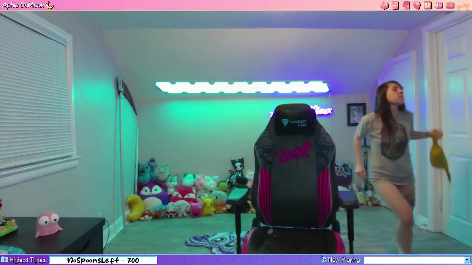 Gallery image thumbnail from AphiaDeMieux's myfreecams stream on, 04/01/2026, 04:51 image 7 of 20