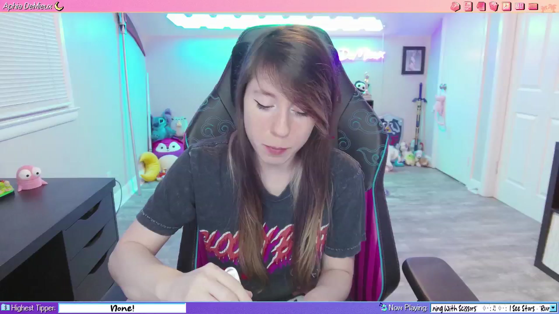 Gallery image thumbnail from AphiaDeMieux's myfreecams stream on, 04/04/2026, 03:14 image 15 of 20