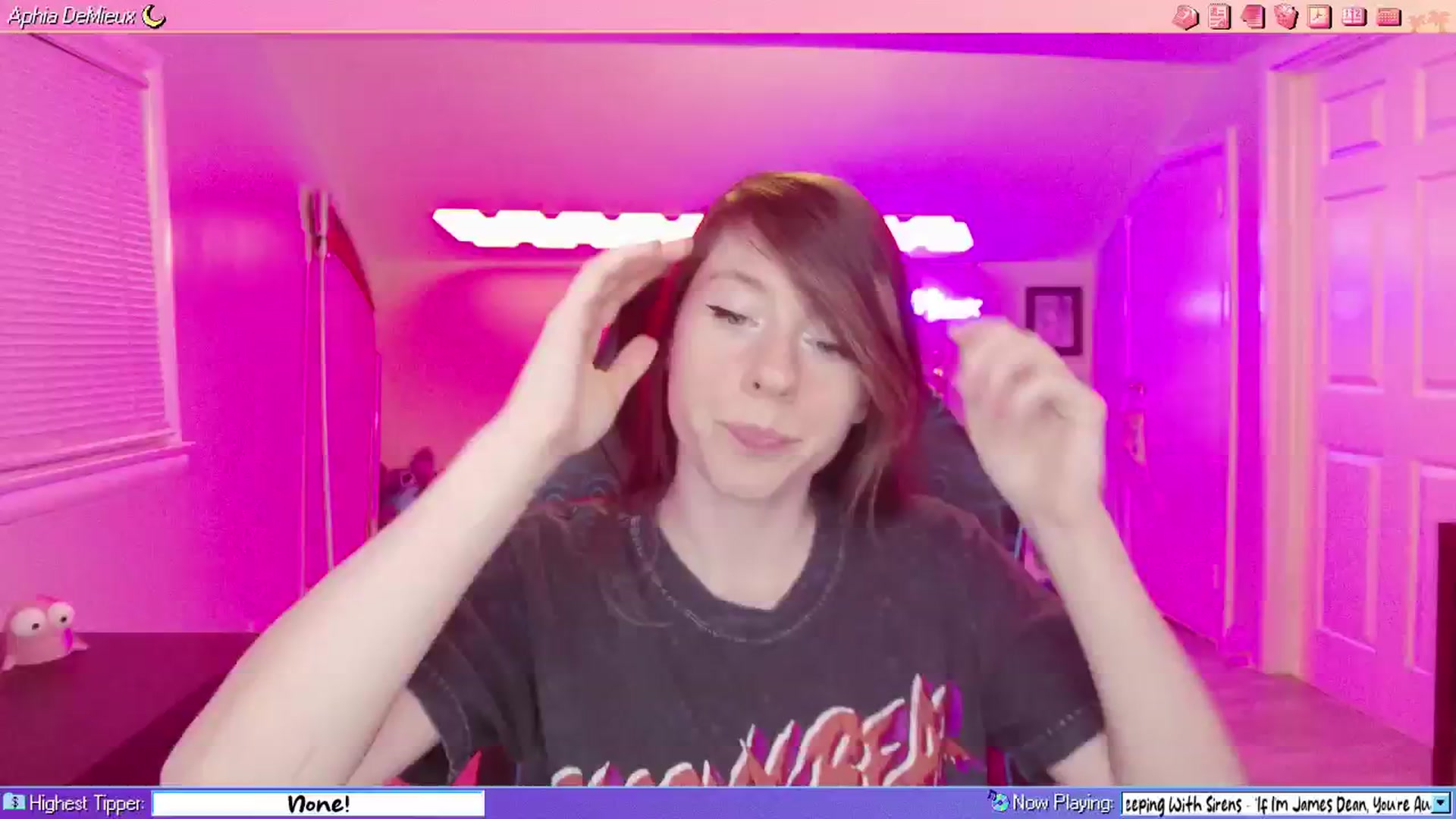 Gallery image thumbnail from AphiaDeMieux's myfreecams stream on, 04/04/2026, 03:14 image 1 of 20