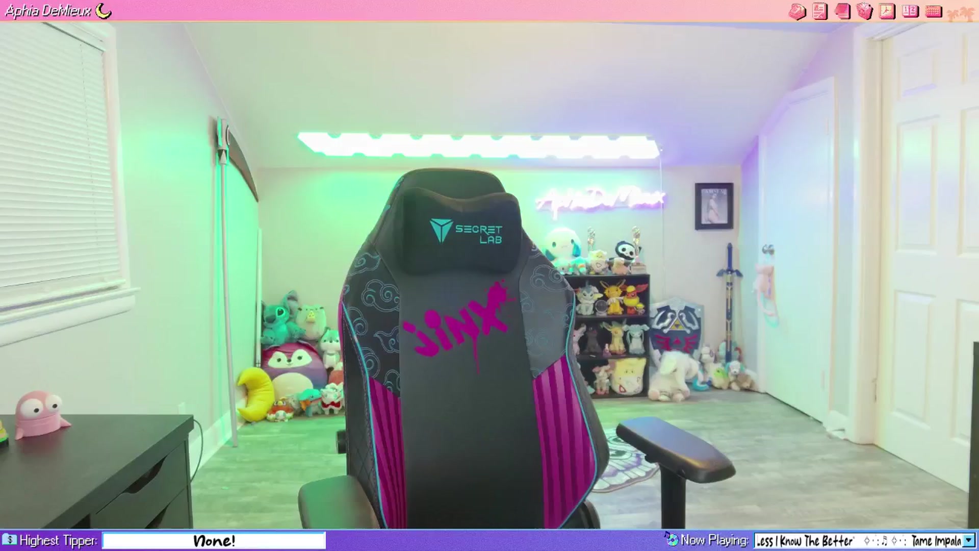 Gallery image thumbnail from AphiaDeMieux's myfreecams stream on, 04/04/2026, 03:14 image 7 of 20