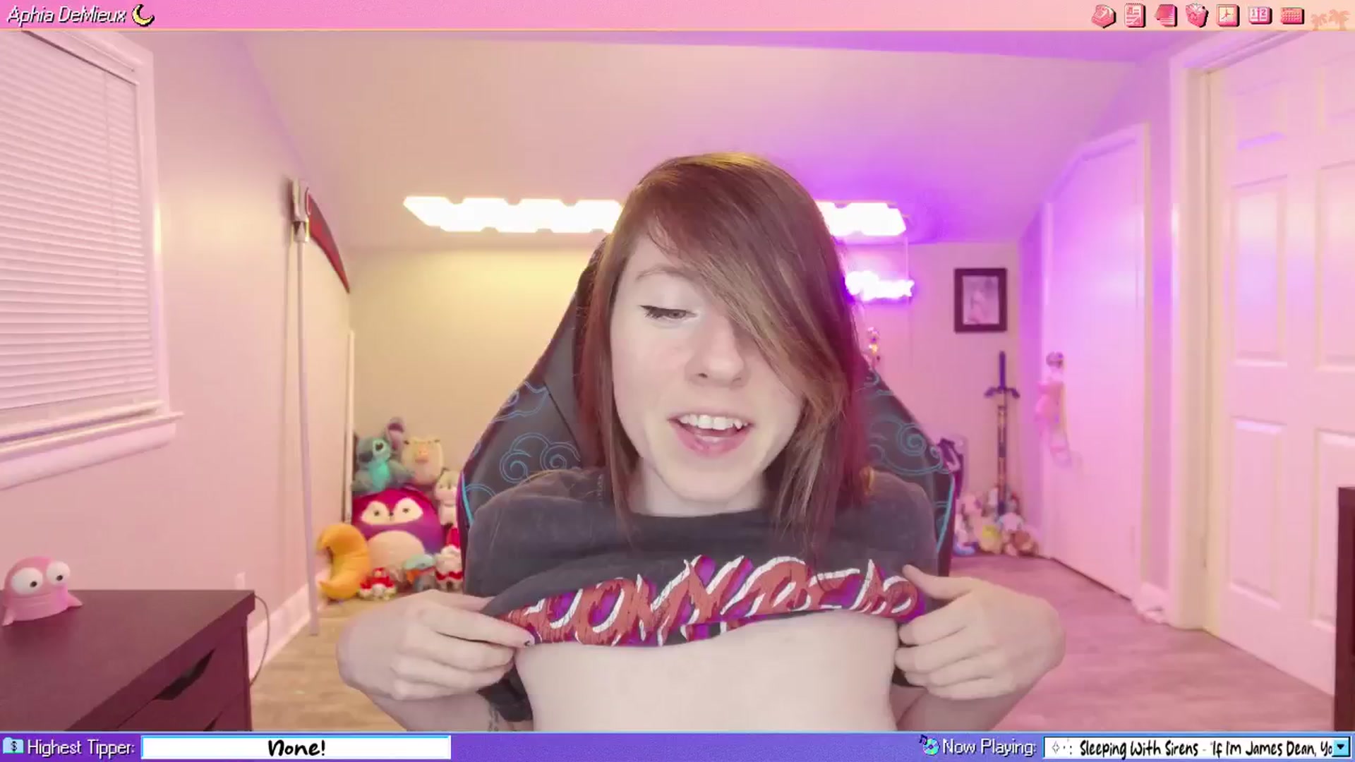 Gallery image thumbnail from AphiaDeMieux's myfreecams stream on, 04/04/2026, 03:14 image 2 of 20