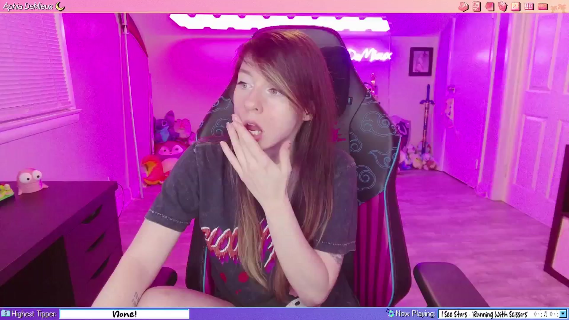 Gallery image thumbnail from AphiaDeMieux's myfreecams stream on, 04/04/2026, 03:14 image 16 of 20