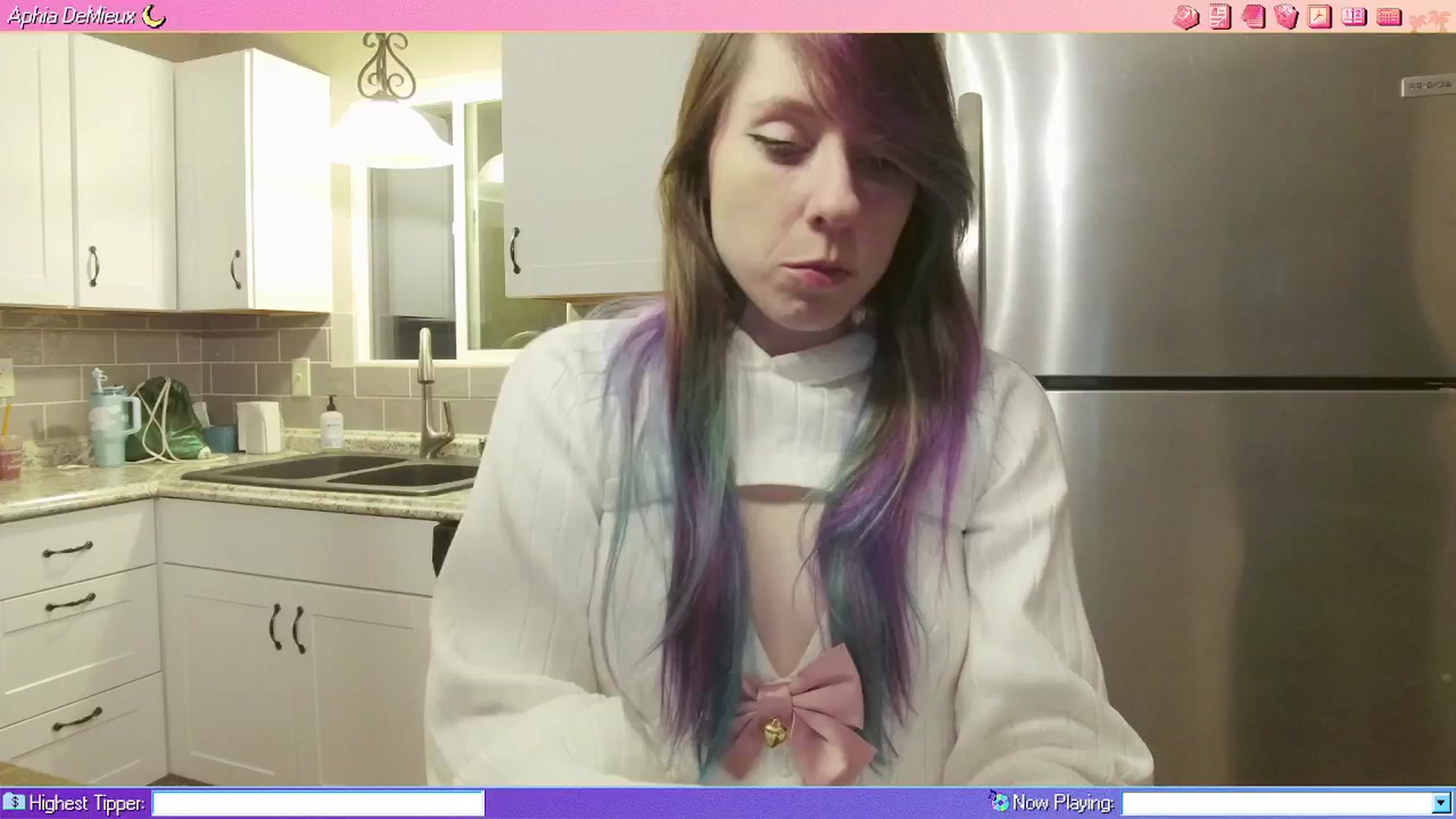 Gallery image thumbnail from AphiaDeMieux's myfreecams stream on, 04/11/2026, 03:50 image 3 of 20