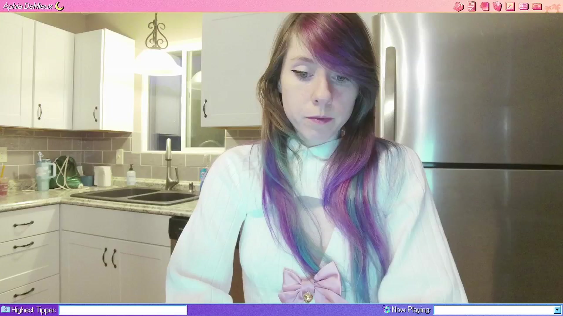 Gallery image thumbnail from AphiaDeMieux's myfreecams stream on, 04/11/2026, 03:50 image 1 of 20