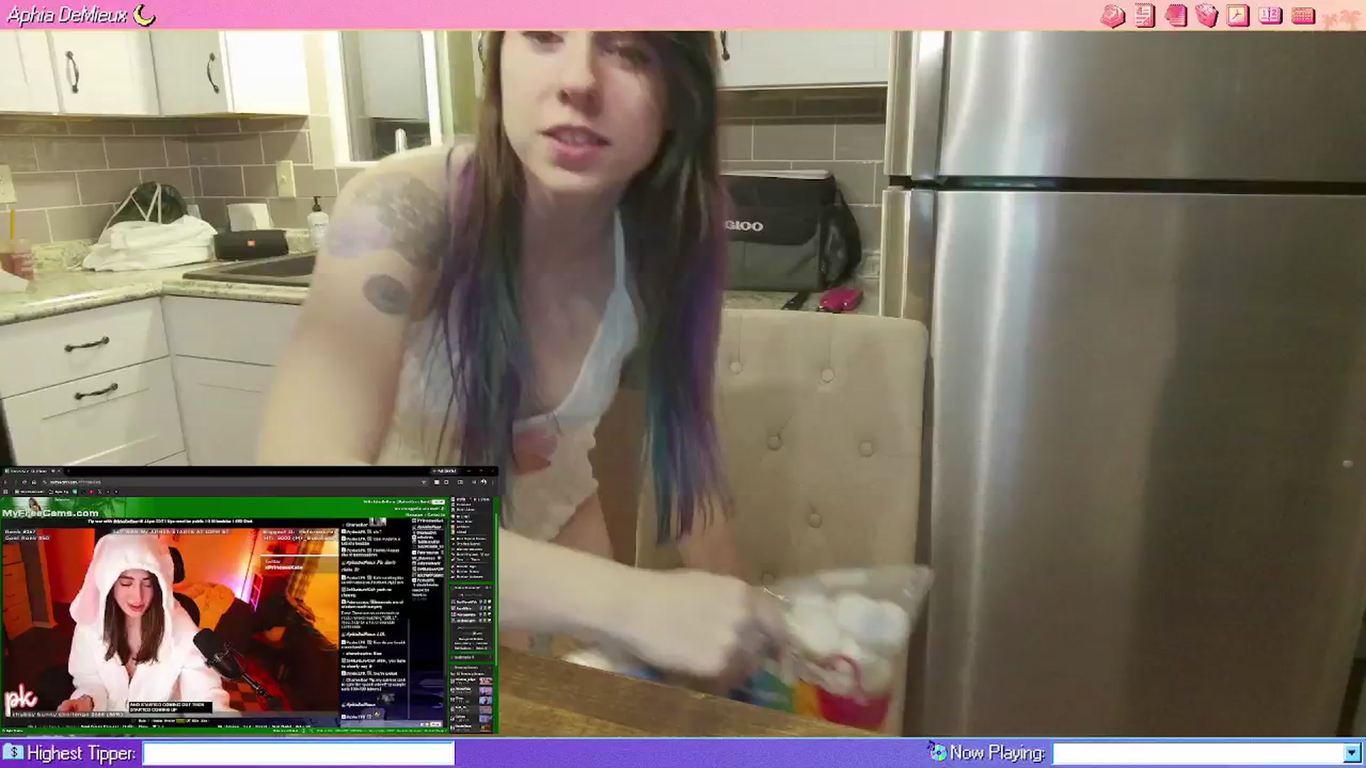 Gallery image thumbnail from AphiaDeMieux's myfreecams stream on, 04/11/2026, 03:50 image 15 of 20