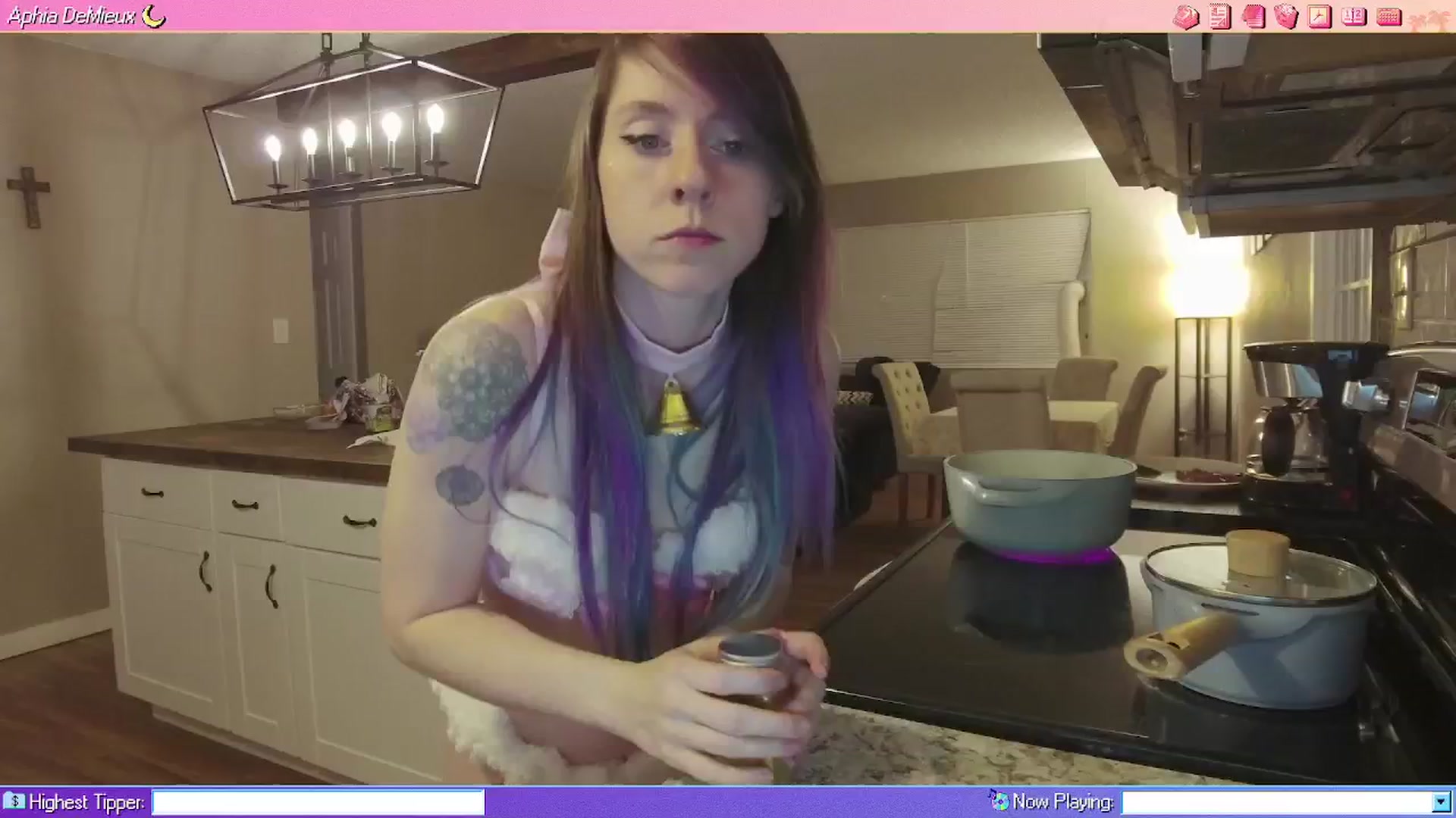 Gallery image thumbnail from AphiaDeMieux's myfreecams stream on, 04/12/2026, 03:17 image 11 of 20