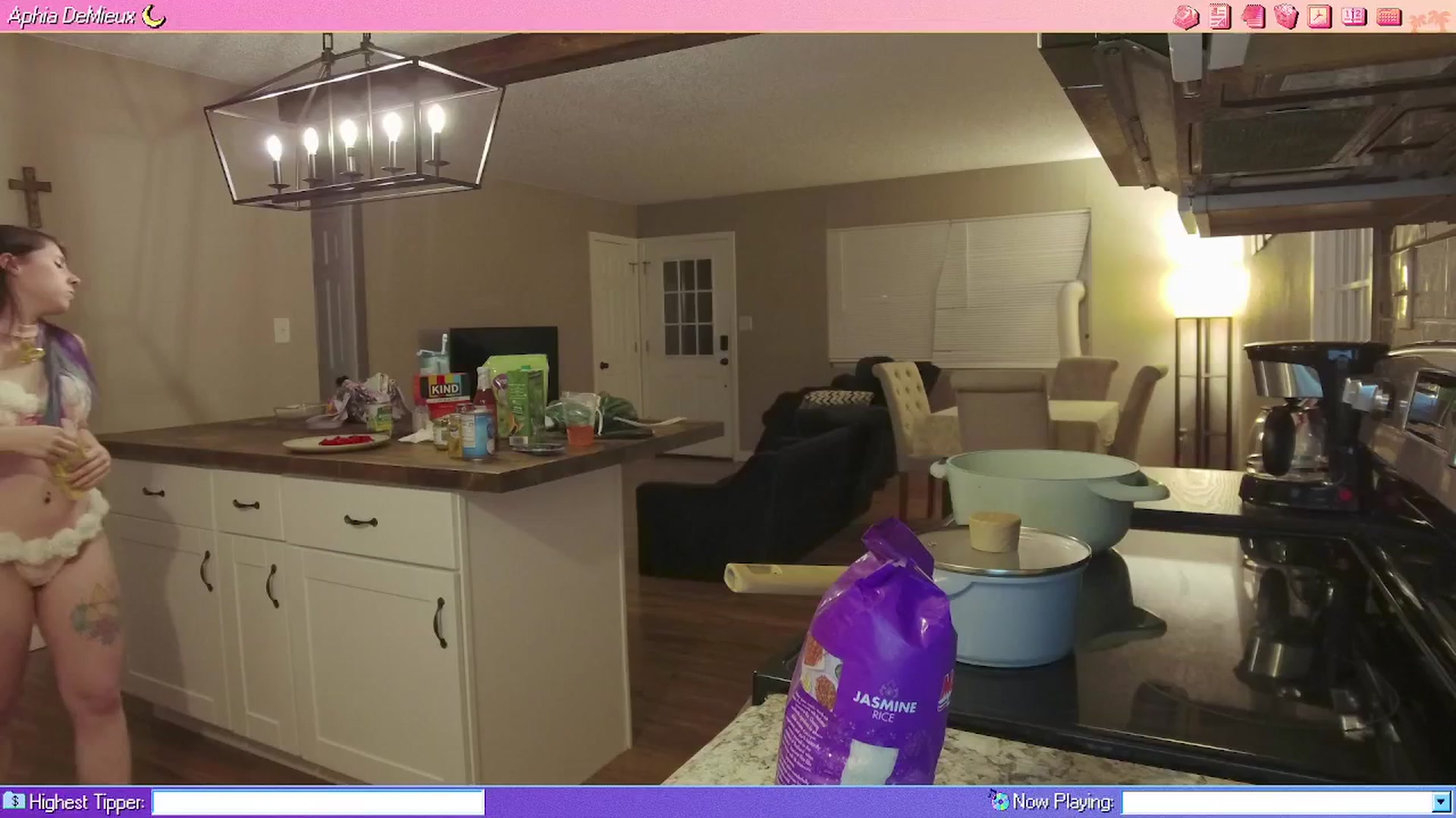 Gallery image thumbnail from AphiaDeMieux's myfreecams stream on, 04/12/2026, 03:17 image 5 of 20