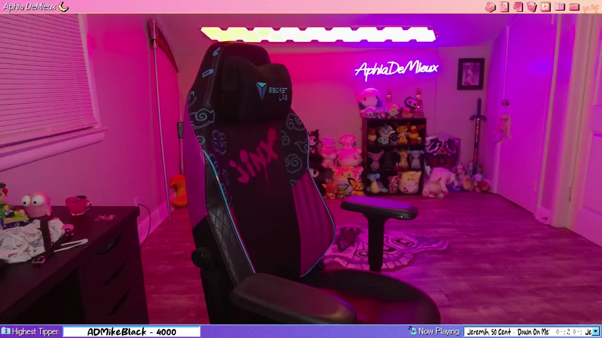 Gallery image thumbnail from AphiaDeMieux's myfreecams stream on, 04/25/2026, 03:44 image 10 of 20