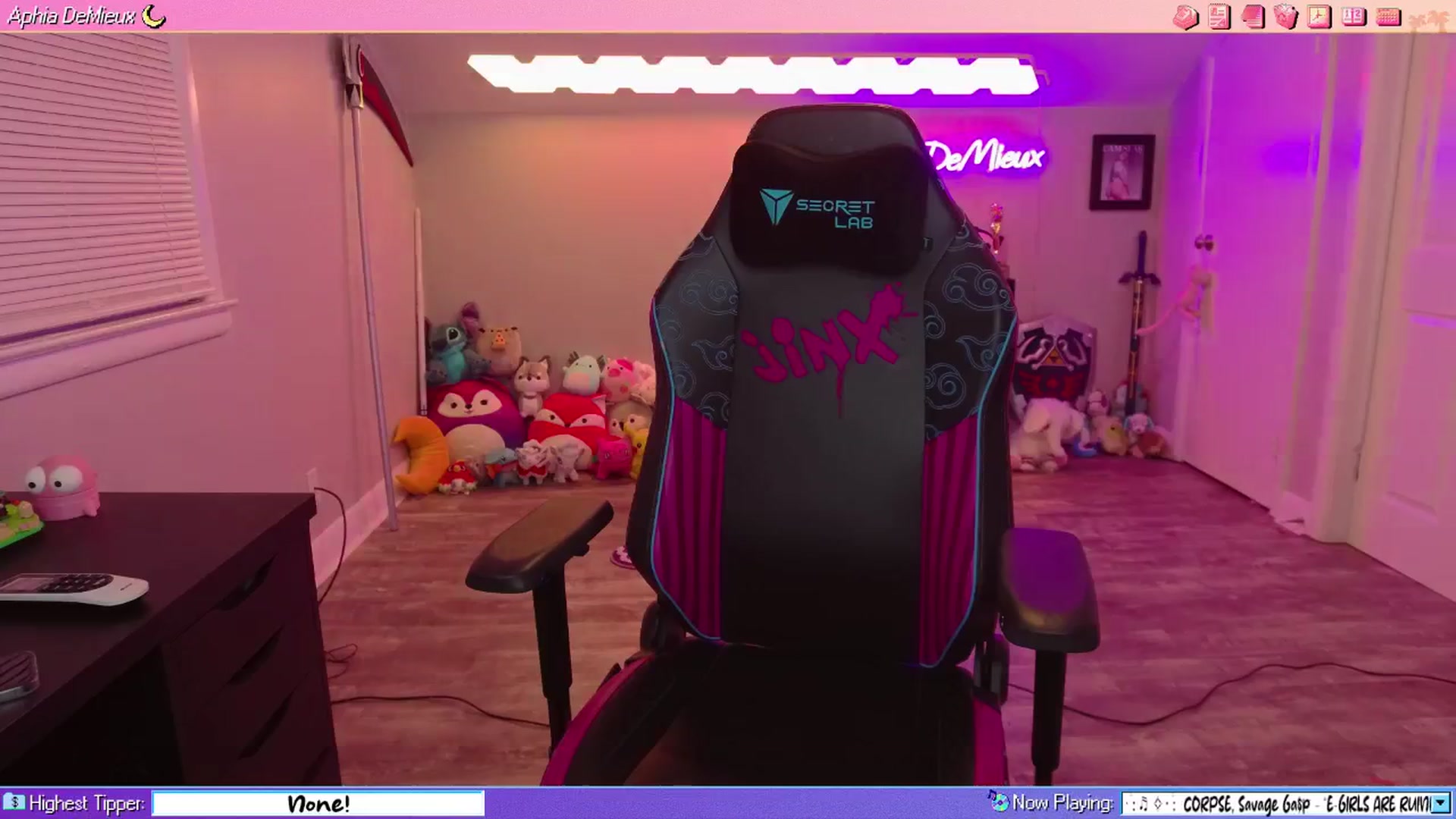Gallery image thumbnail from AphiaDeMieux's myfreecams stream on, 05/01/2026, 04:26 image 13 of 20