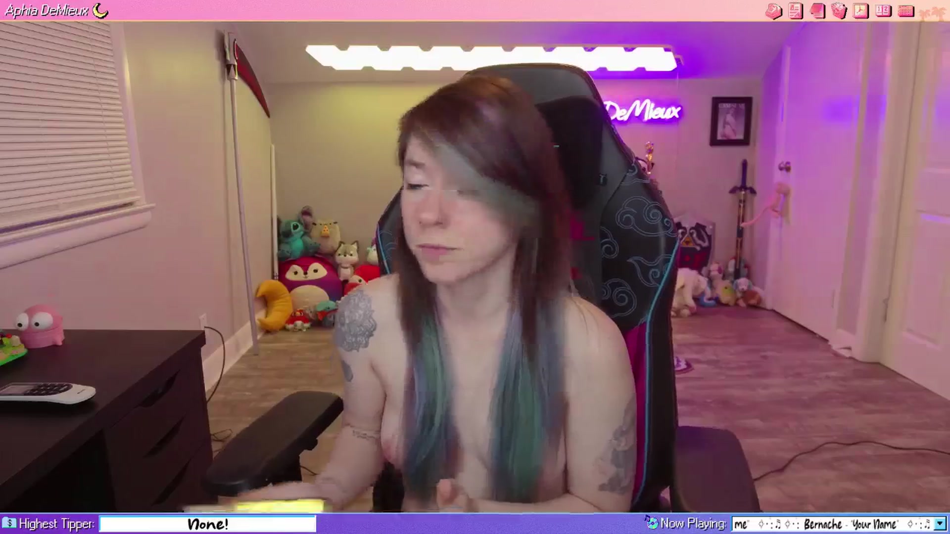 Gallery image thumbnail from AphiaDeMieux's myfreecams stream on, 05/01/2026, 04:26 image 14 of 20